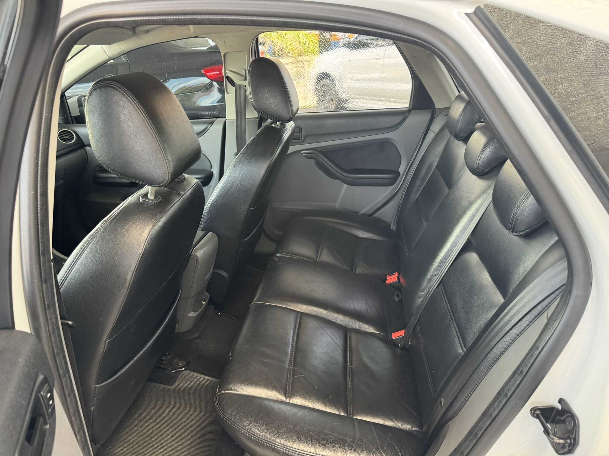 FOCUS 1,6 MANUAL