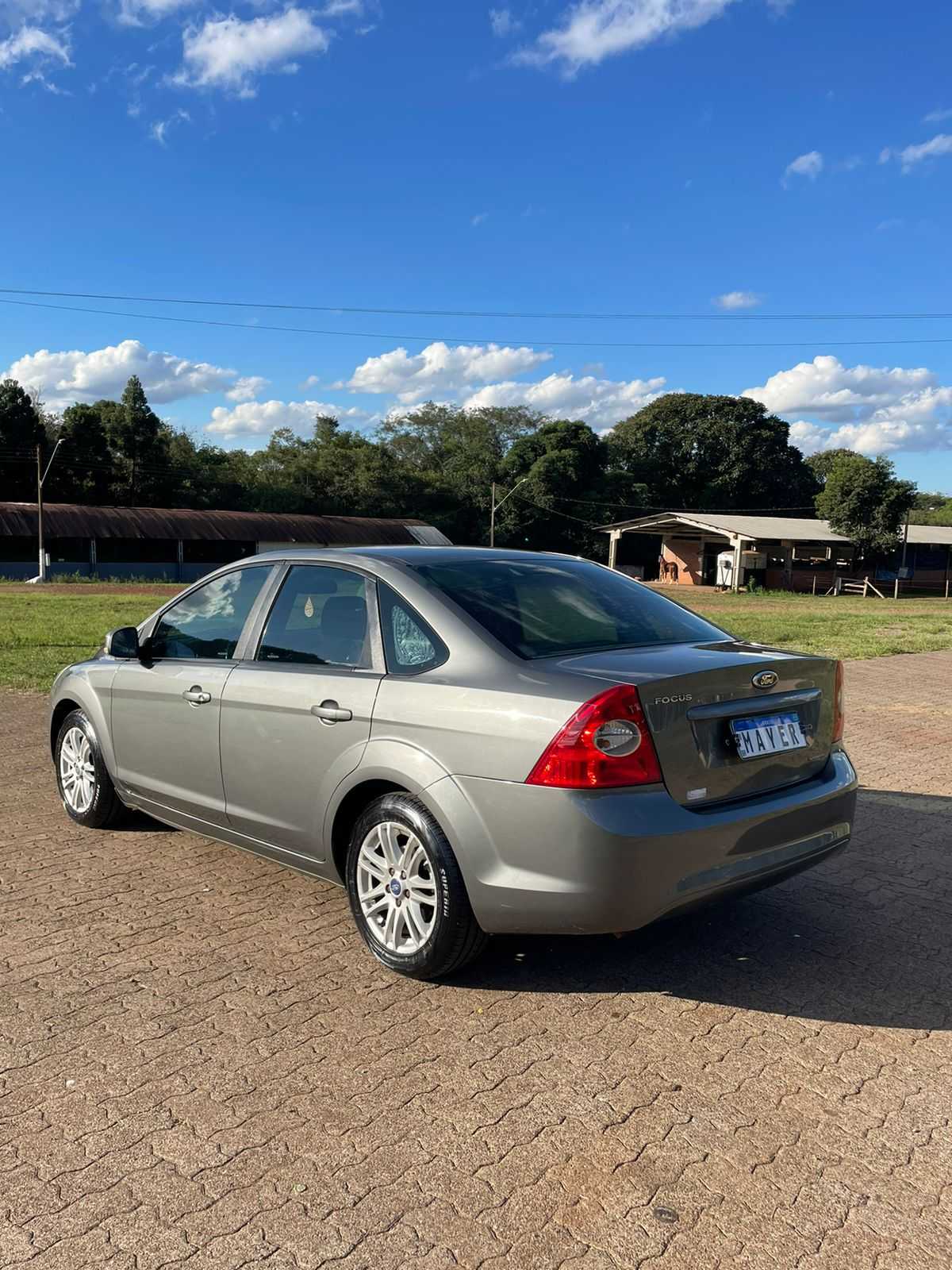 FOCUS SEDAN 2.0