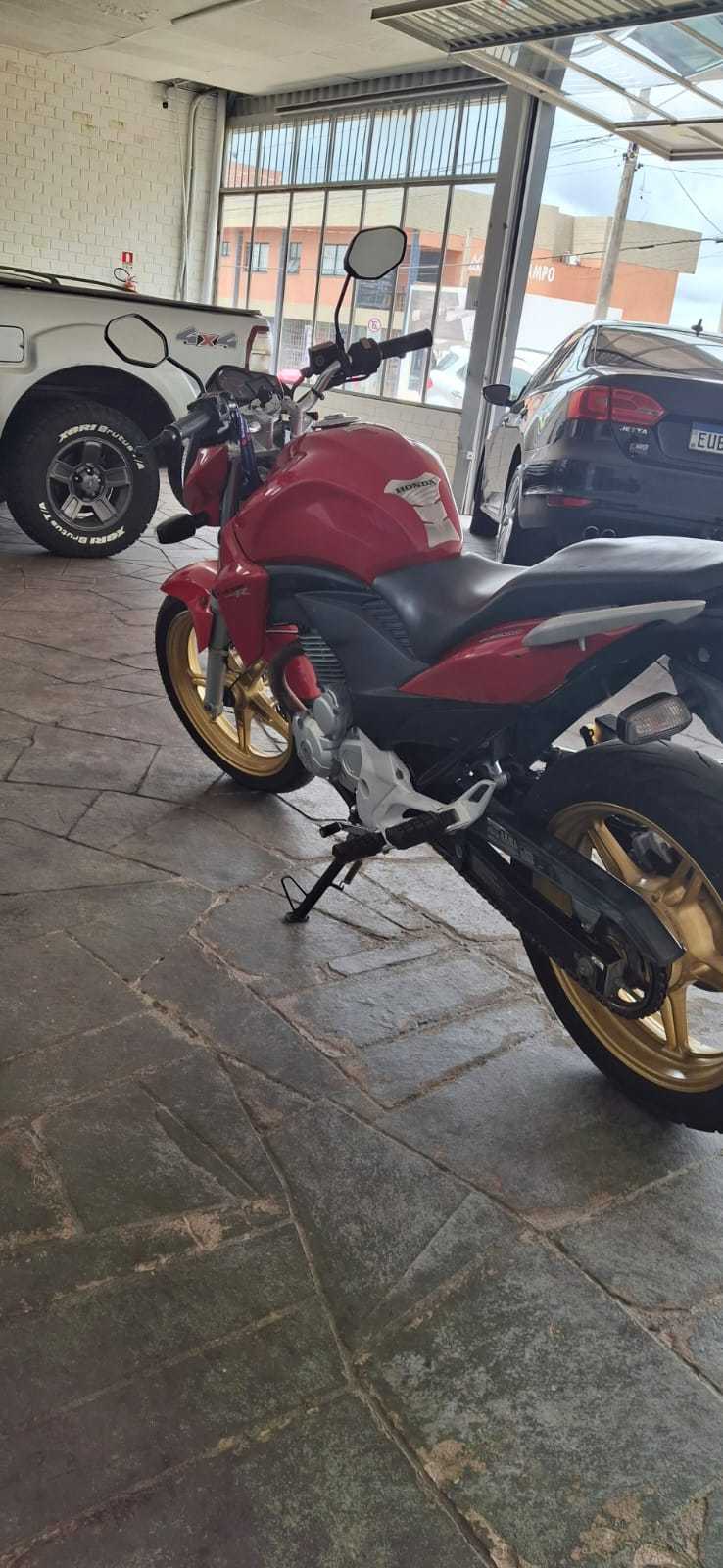 CB 300 R