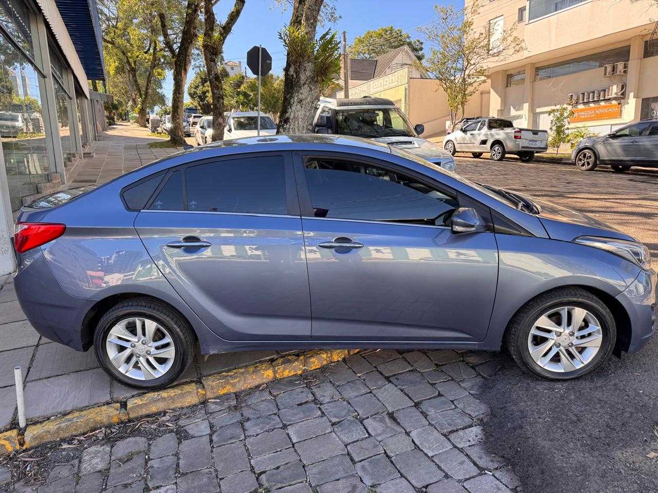 HB20 1.6 PREM FLEX SEDAN