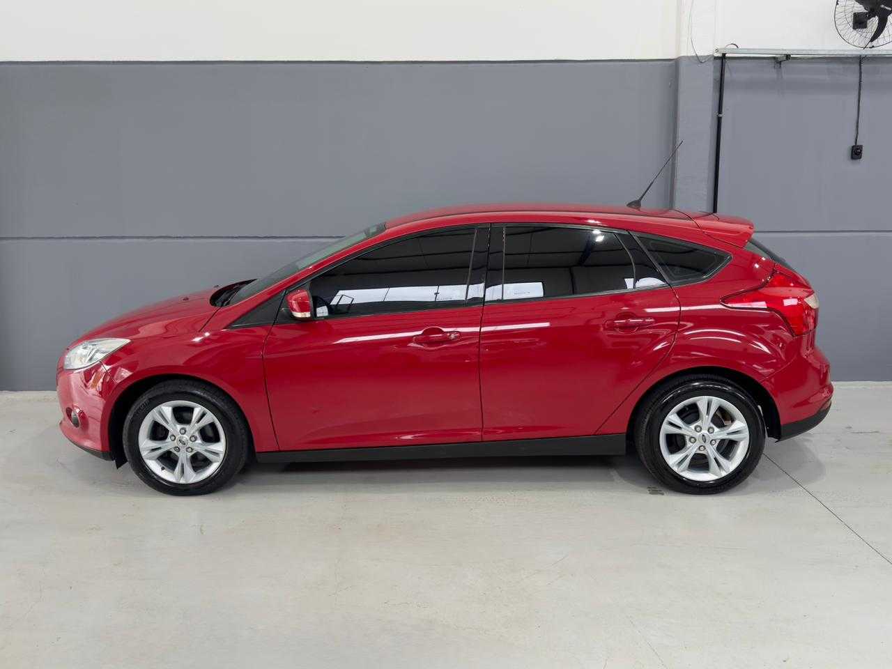 FOCUS 1.6 MANUAL