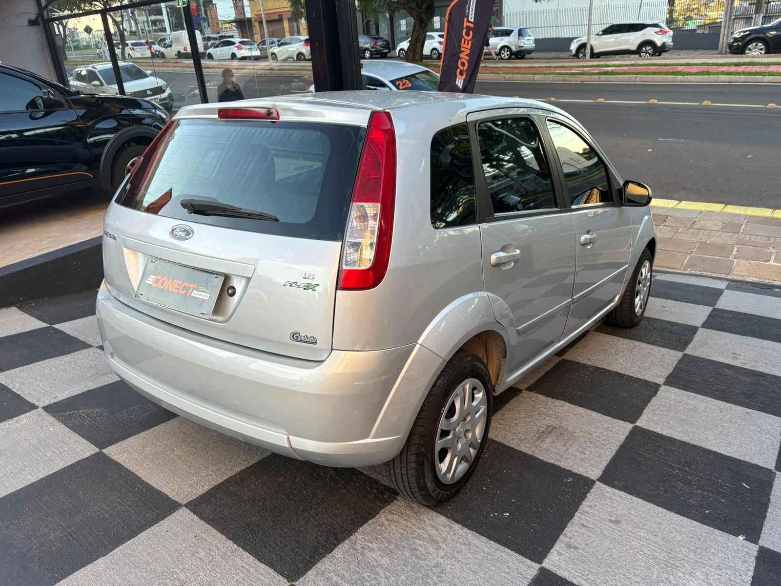 FIESTA 1.6 COMPLETO