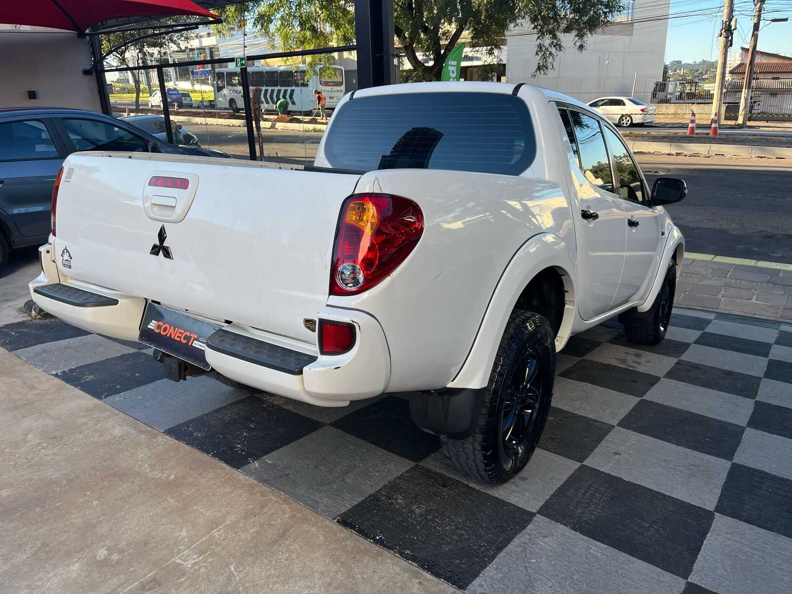 L200 TRITON HPE 3.2 AT