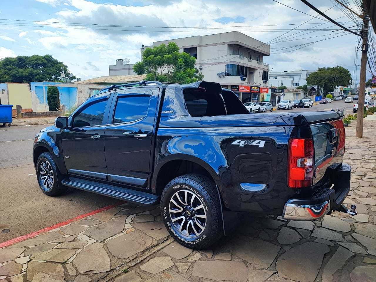 S10 2.8 HIGH COUNTRY 4X4