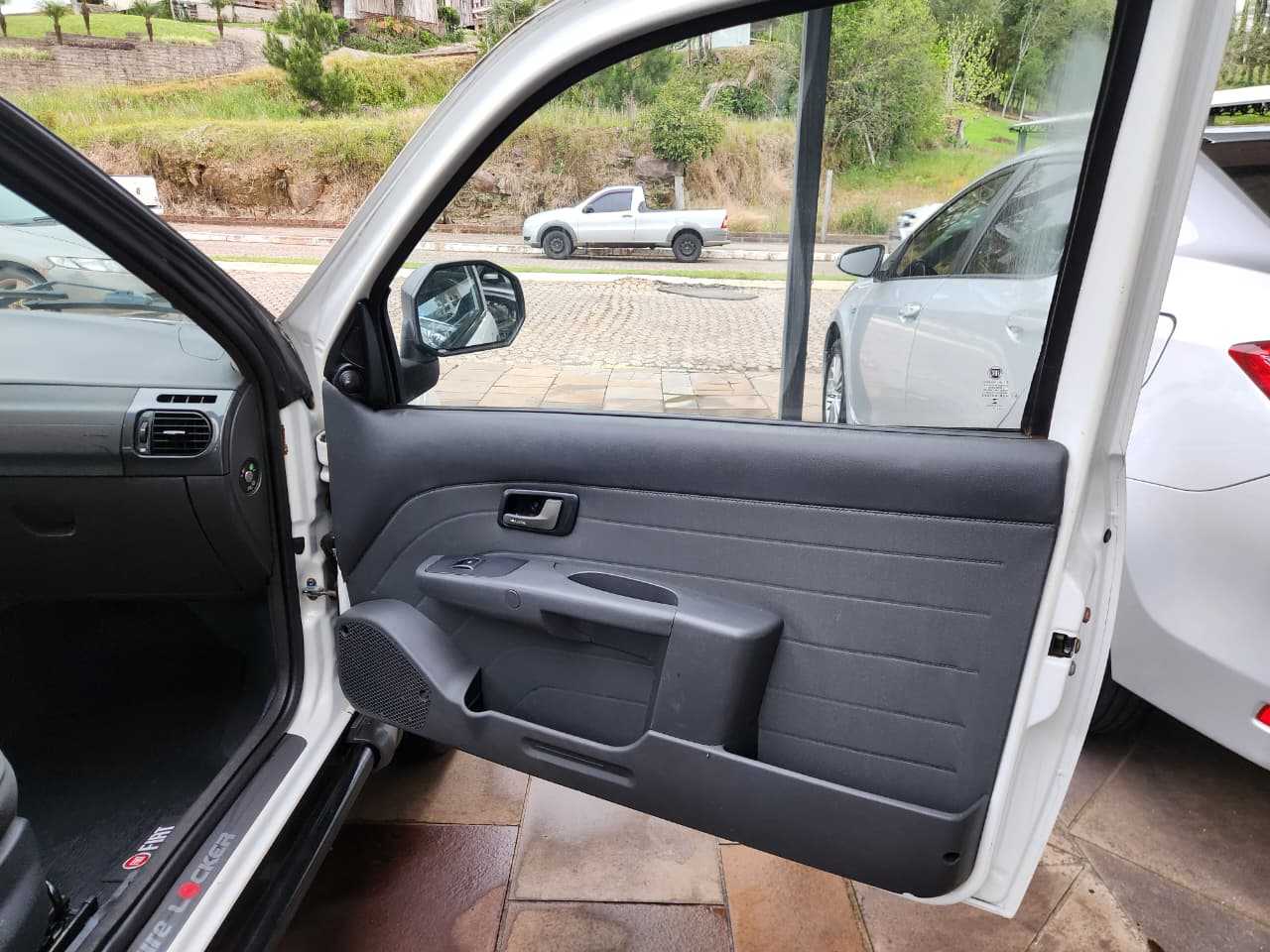 STRADA ADVENTURE LOCKER 1.8 CE