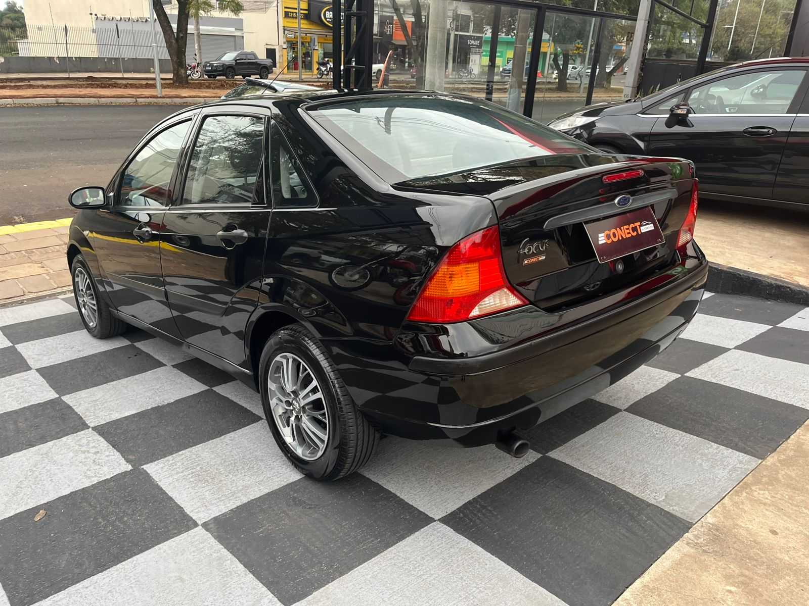 FOCUS SEDAN 1.6 COMPLETO