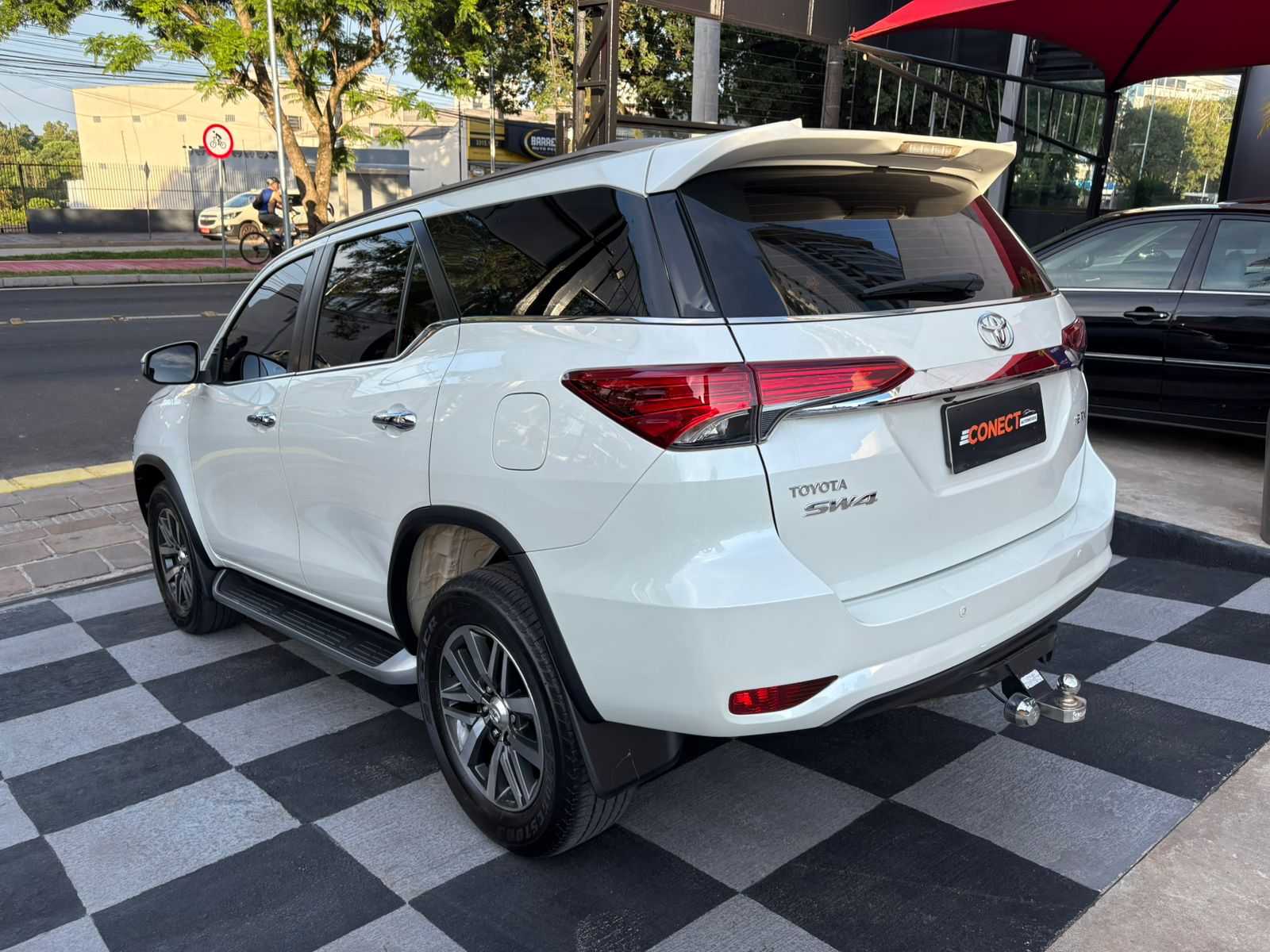 HILUX SW4 SRX 4X4 AT 7 LUGARES