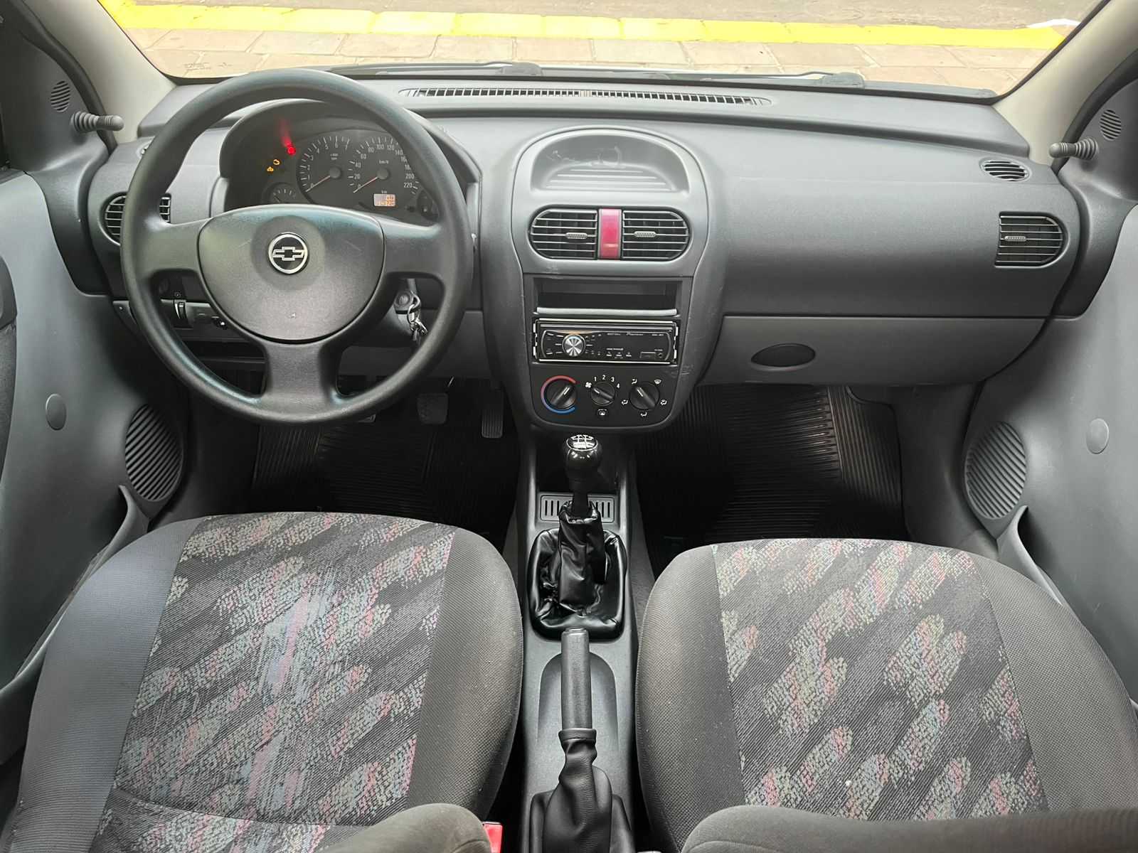 CORSA SEDAN 1.0