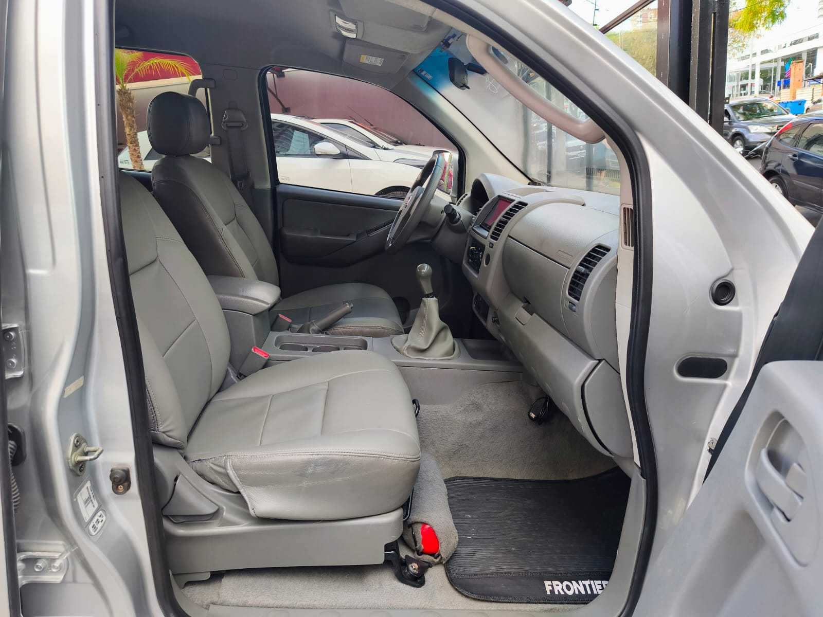 FRONTIER SE 2.5 4X4 MANUAL