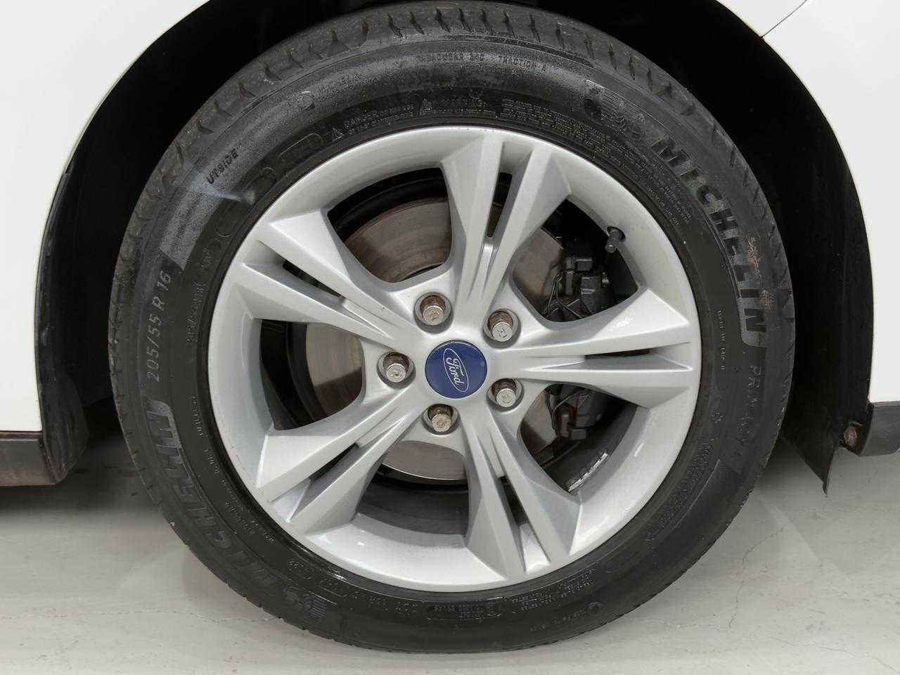 FOCUS HATCH SE 1.6 MANUAL