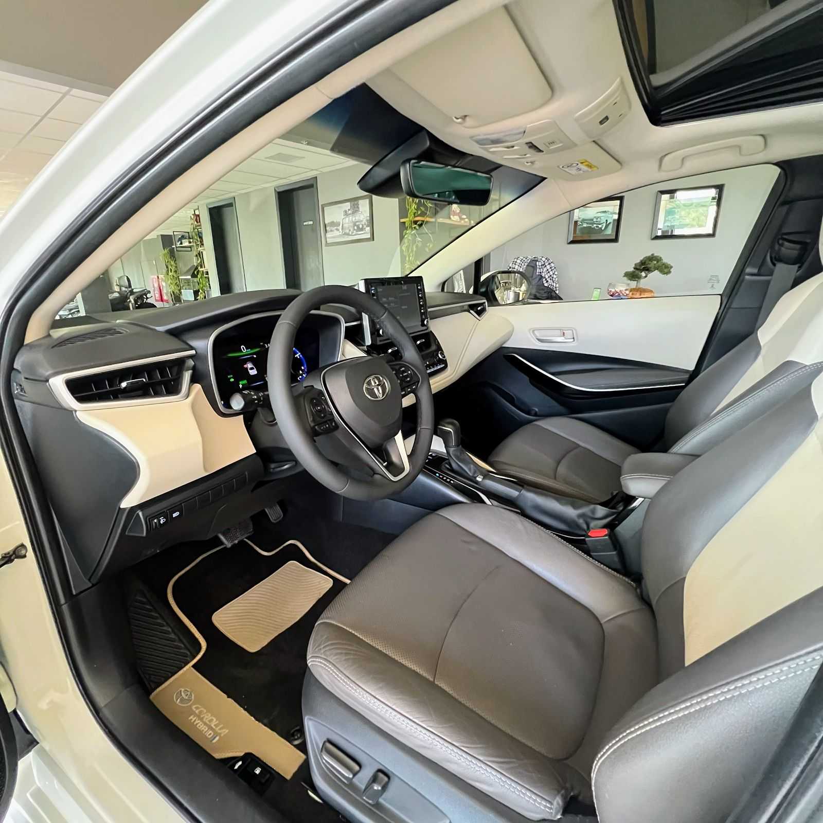 COROLLA ALTIS PREMIUM HYBRID