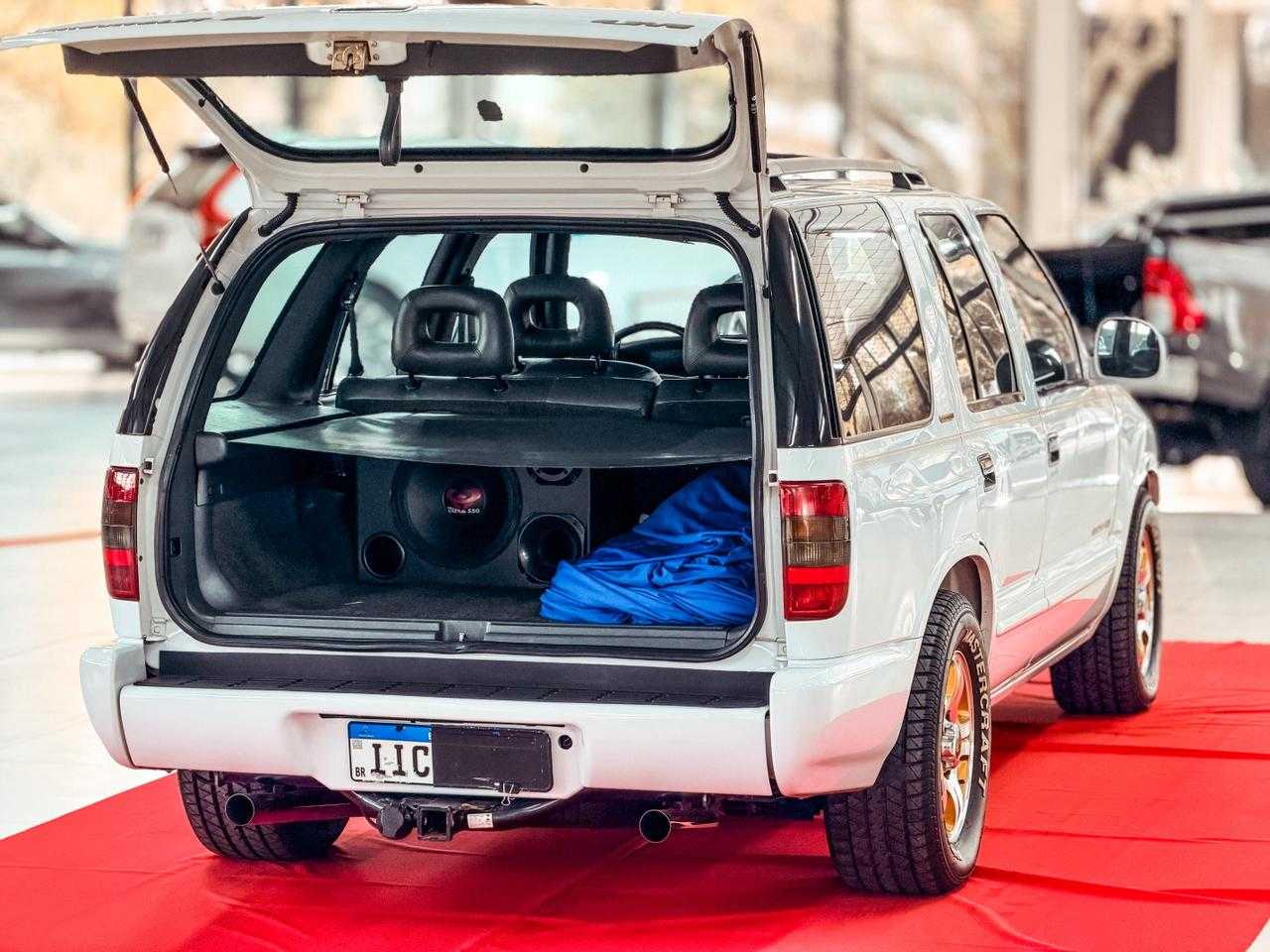 BLAZER 4.3 DXL EXECUTIVE V6 MT