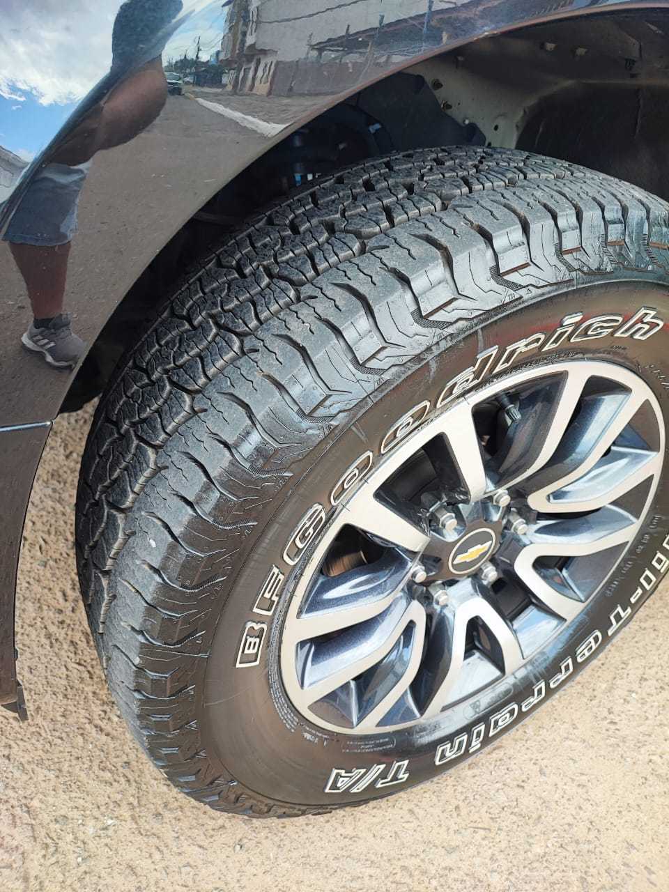 S10 2.8 HIGH COUNTRY 4X4