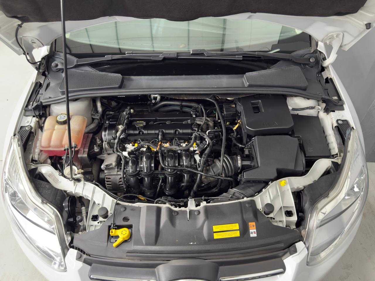 FOCUS HATCH SE 1.6 MANUAL