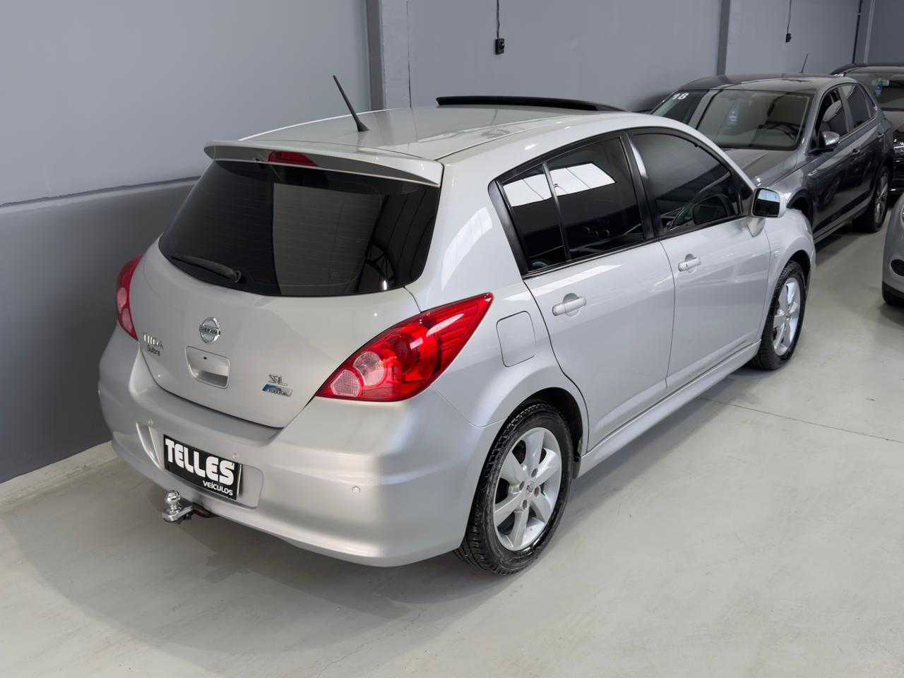 TIIDA SL 1.8 AT / TETO SOLAR