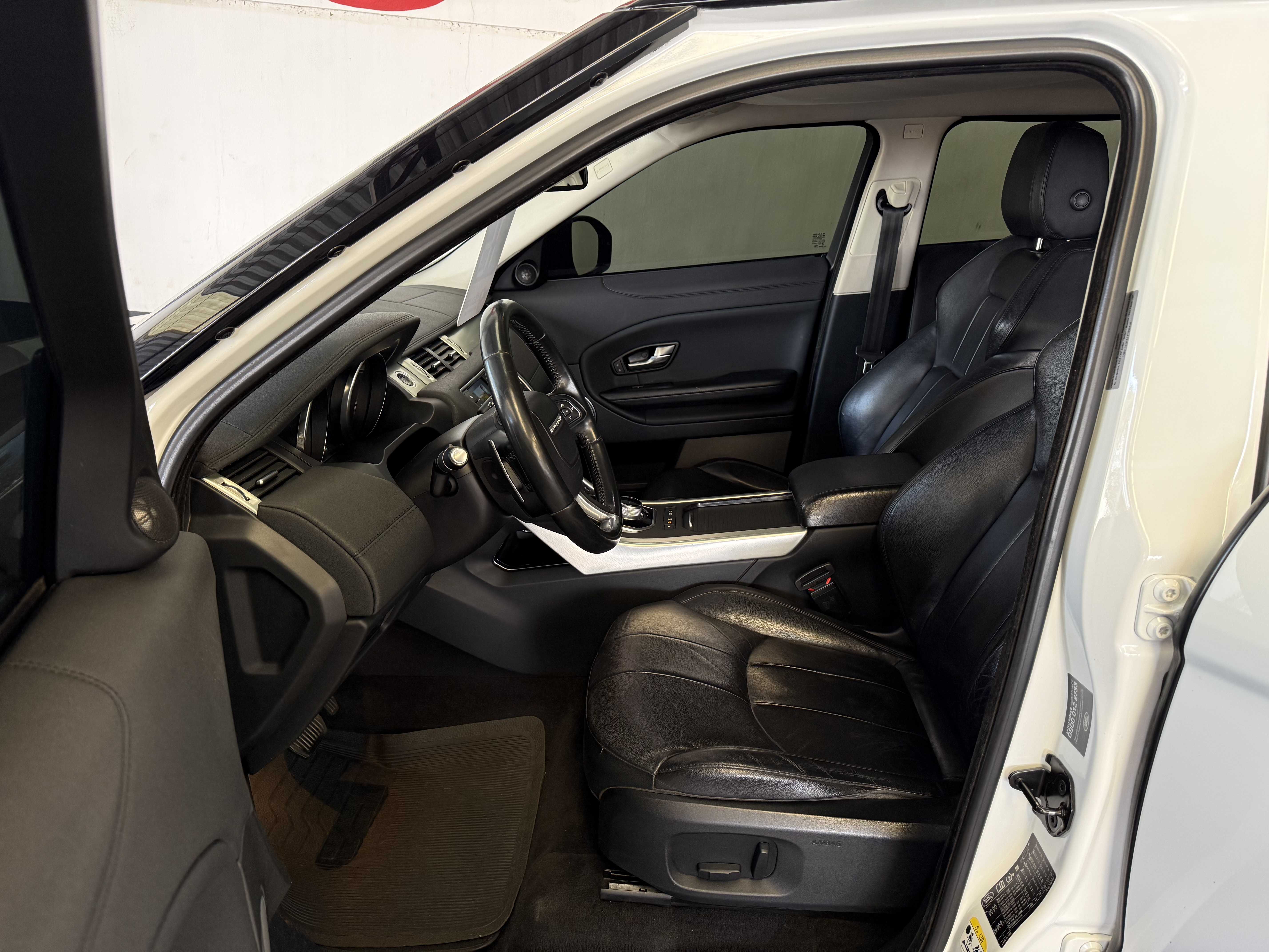 LAND ROVER EVOQUE SE