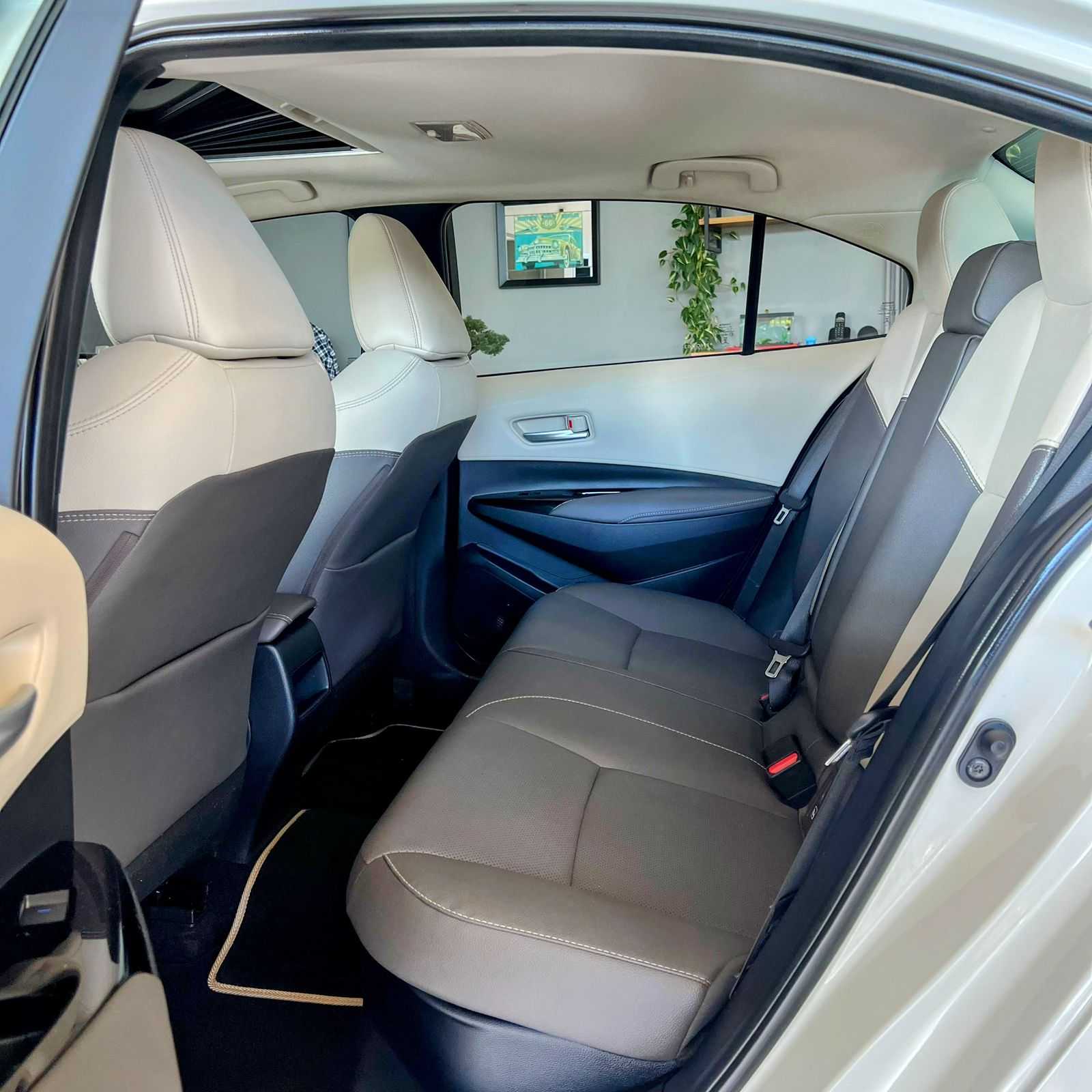 COROLLA ALTIS PREMIUM HYBRID