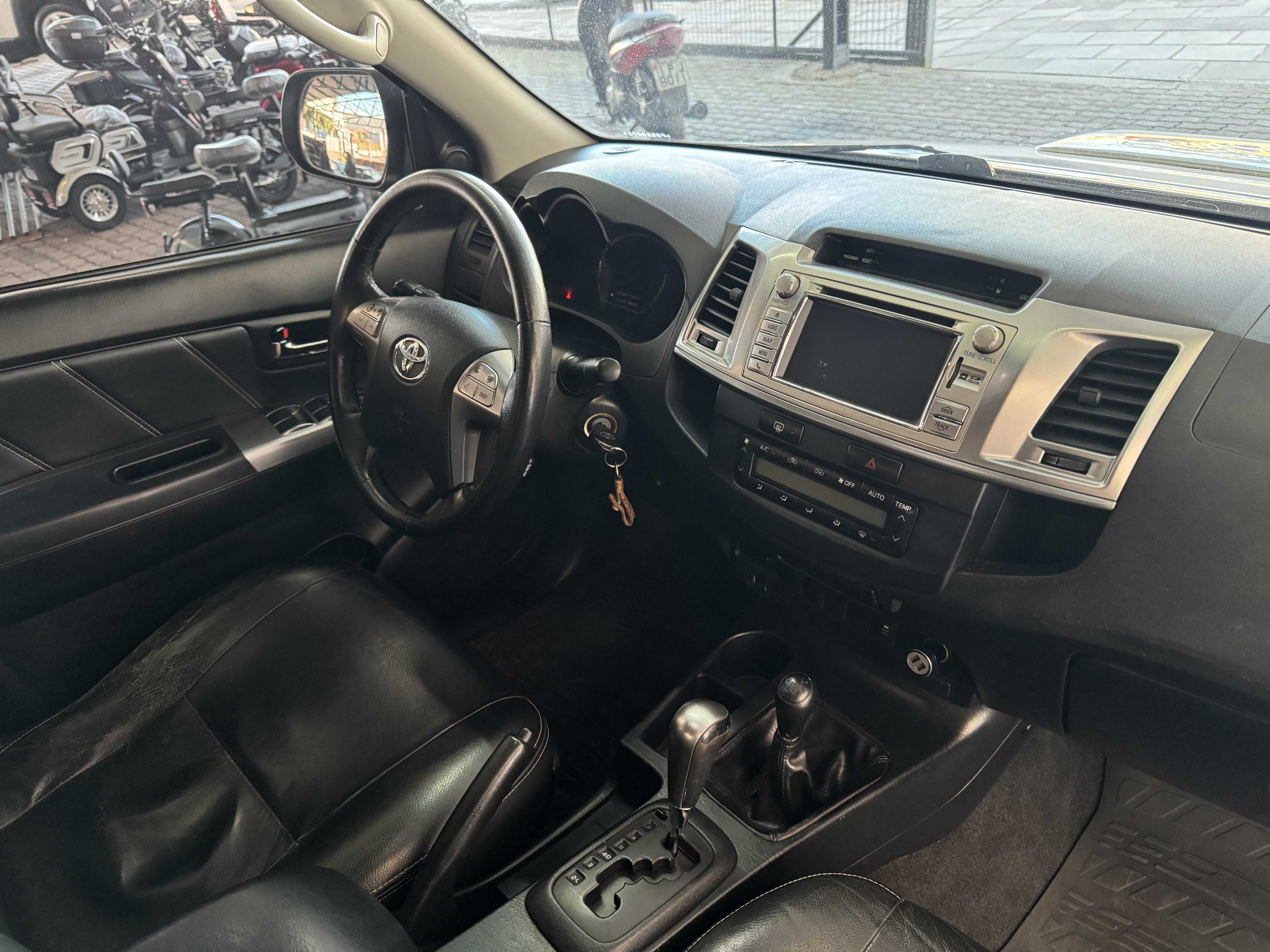 HILUX SRV TOP +