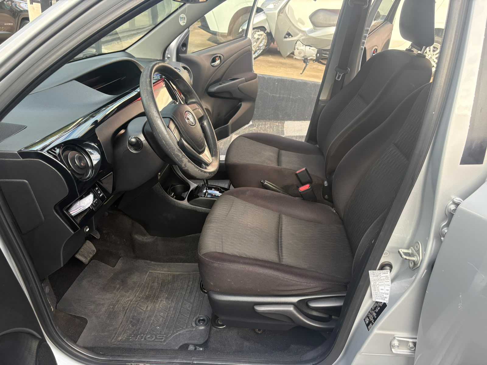 ETIOS SEDAN 1.5 AT
