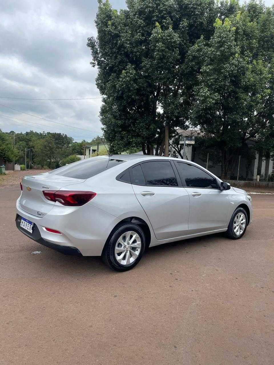 ONIX SEDAN PLUS LT 1.0