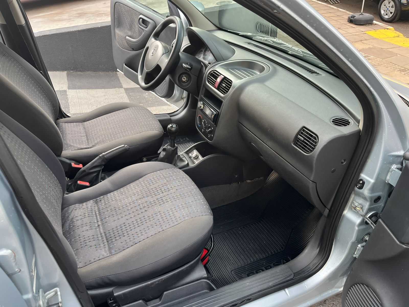 CORSA SEDAN 1.4 MAXX