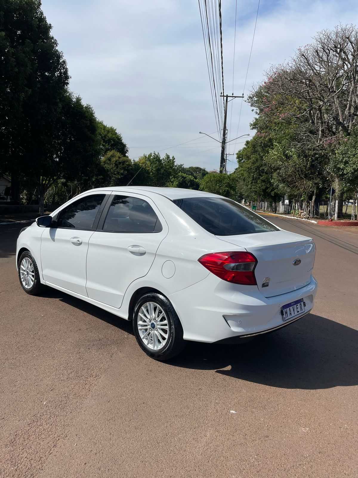 KA 1.5 SEDAN TITANIUM AUT