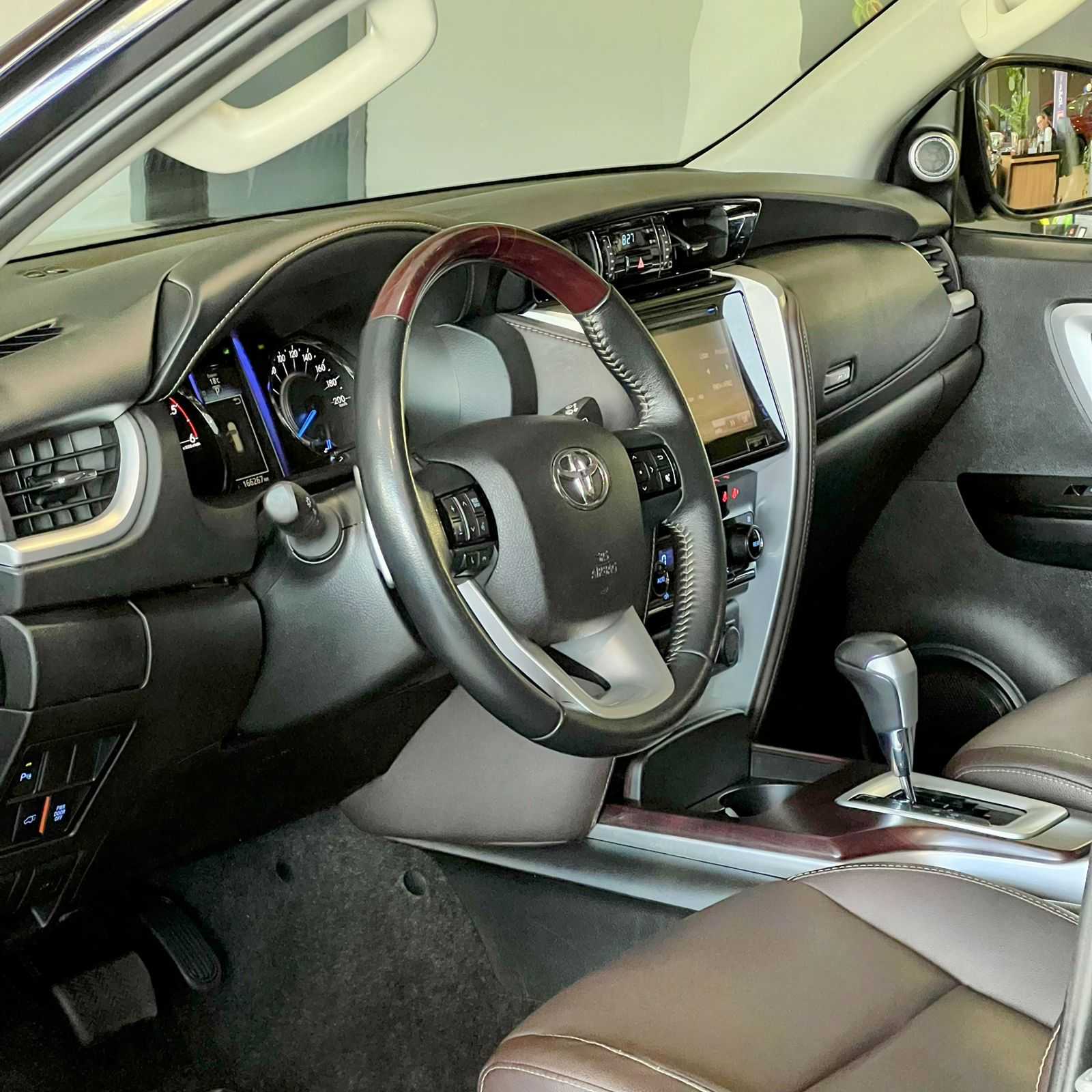 HILUX SW4 SRX 2.8 4X4 DIESEL