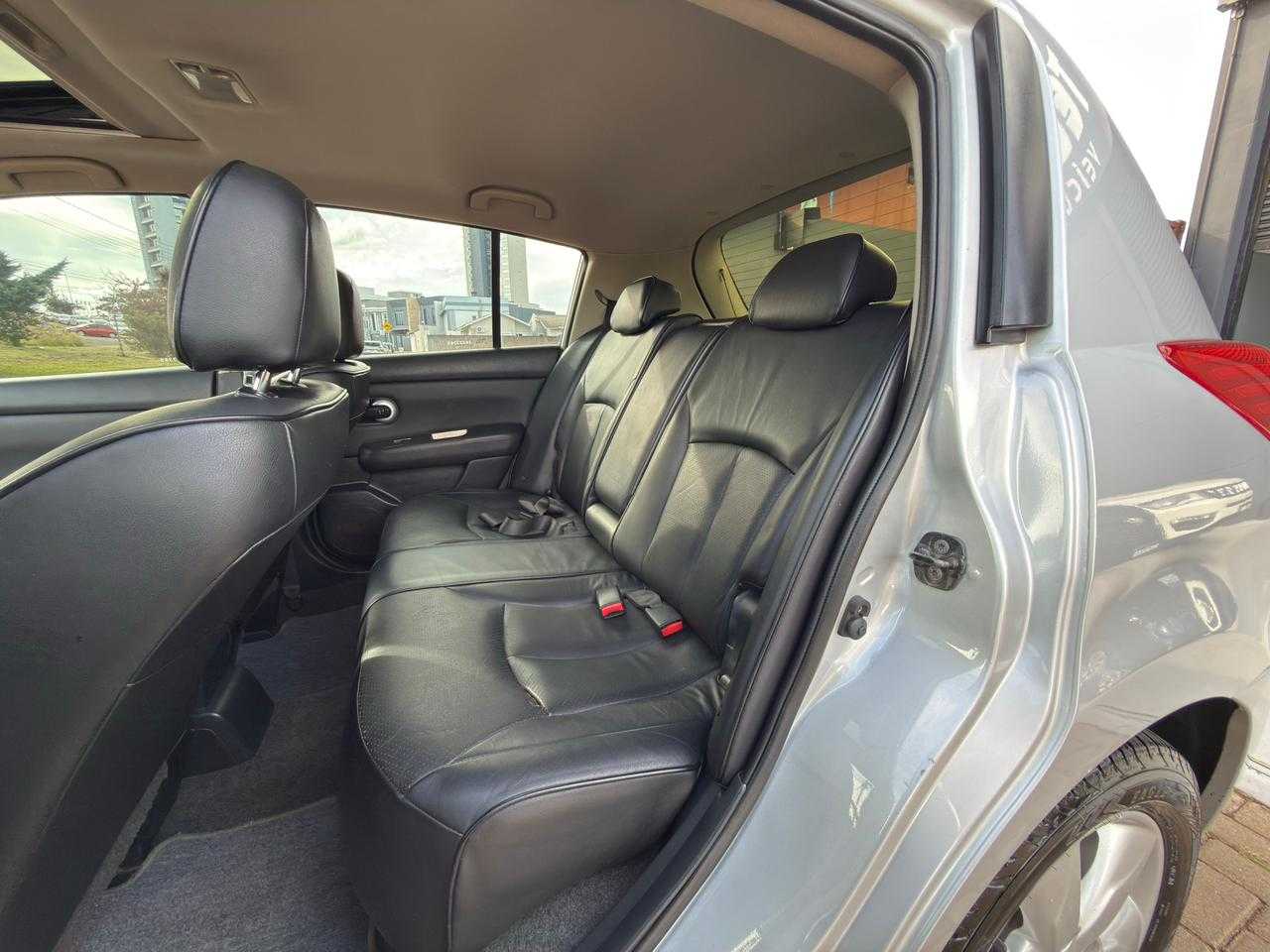 TIIDA SL 1.8 AT / TETO SOLAR