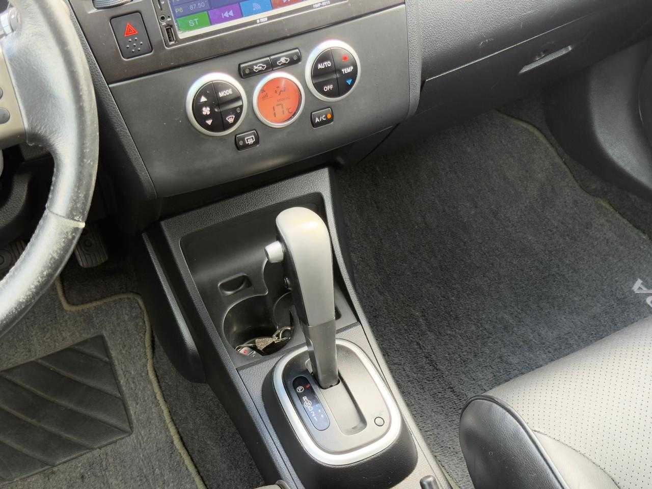 TIIDA SL 1.8 AT / TETO SOLAR