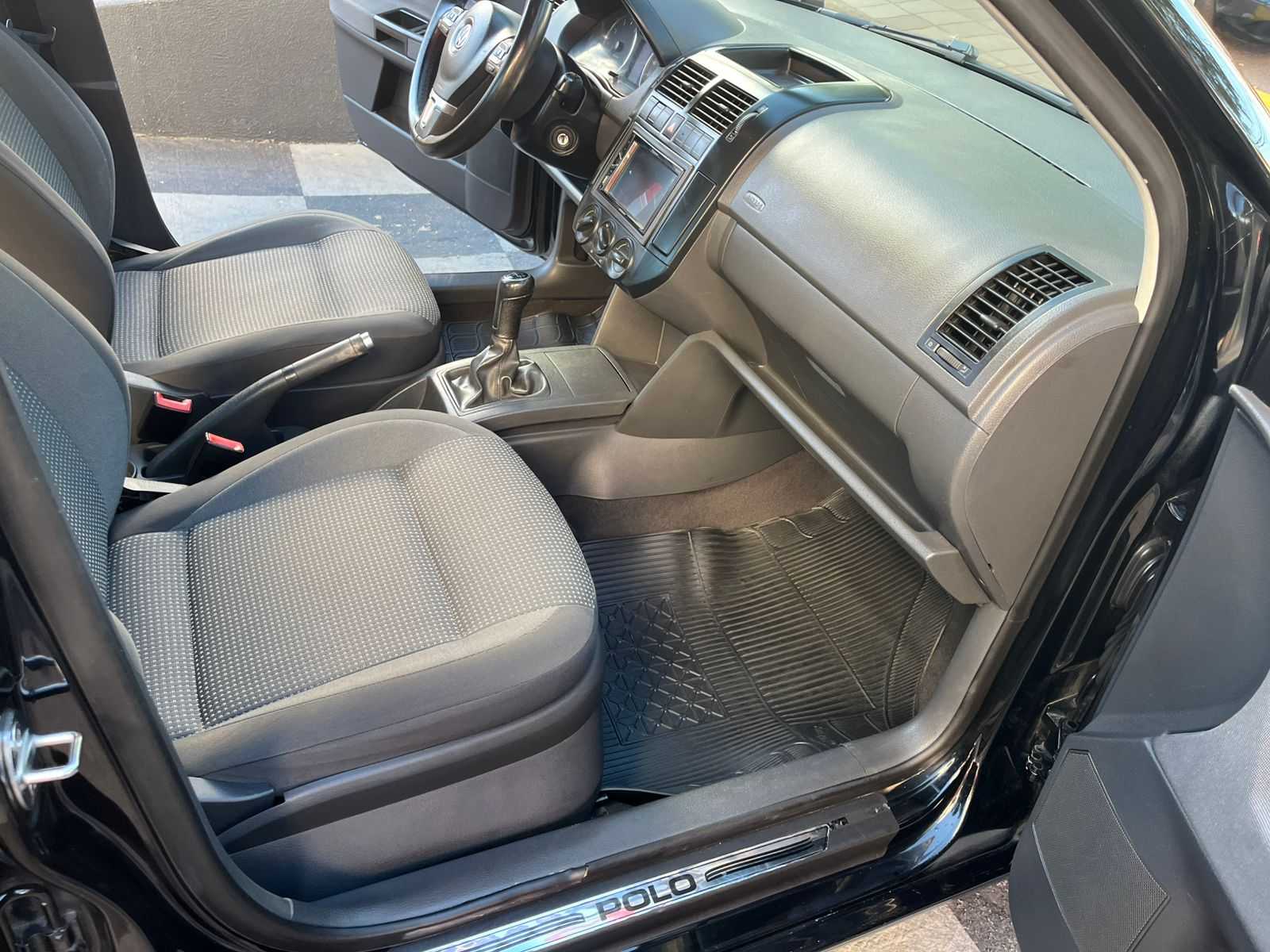 POLO SEDAN 1.6 COMPLETO