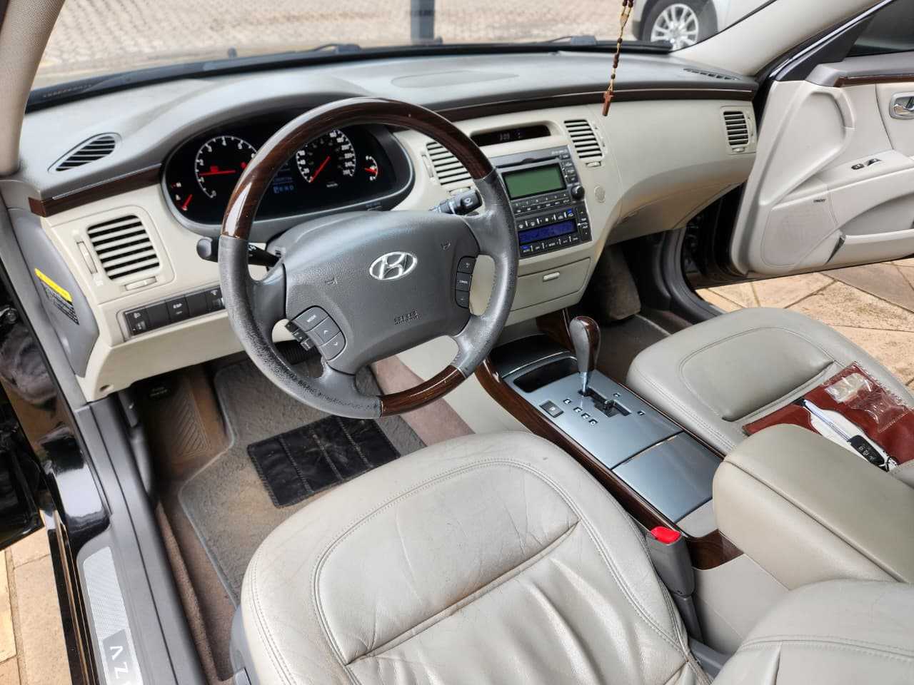 AZERA GLS 3.3 V6 AUT. C/TETO