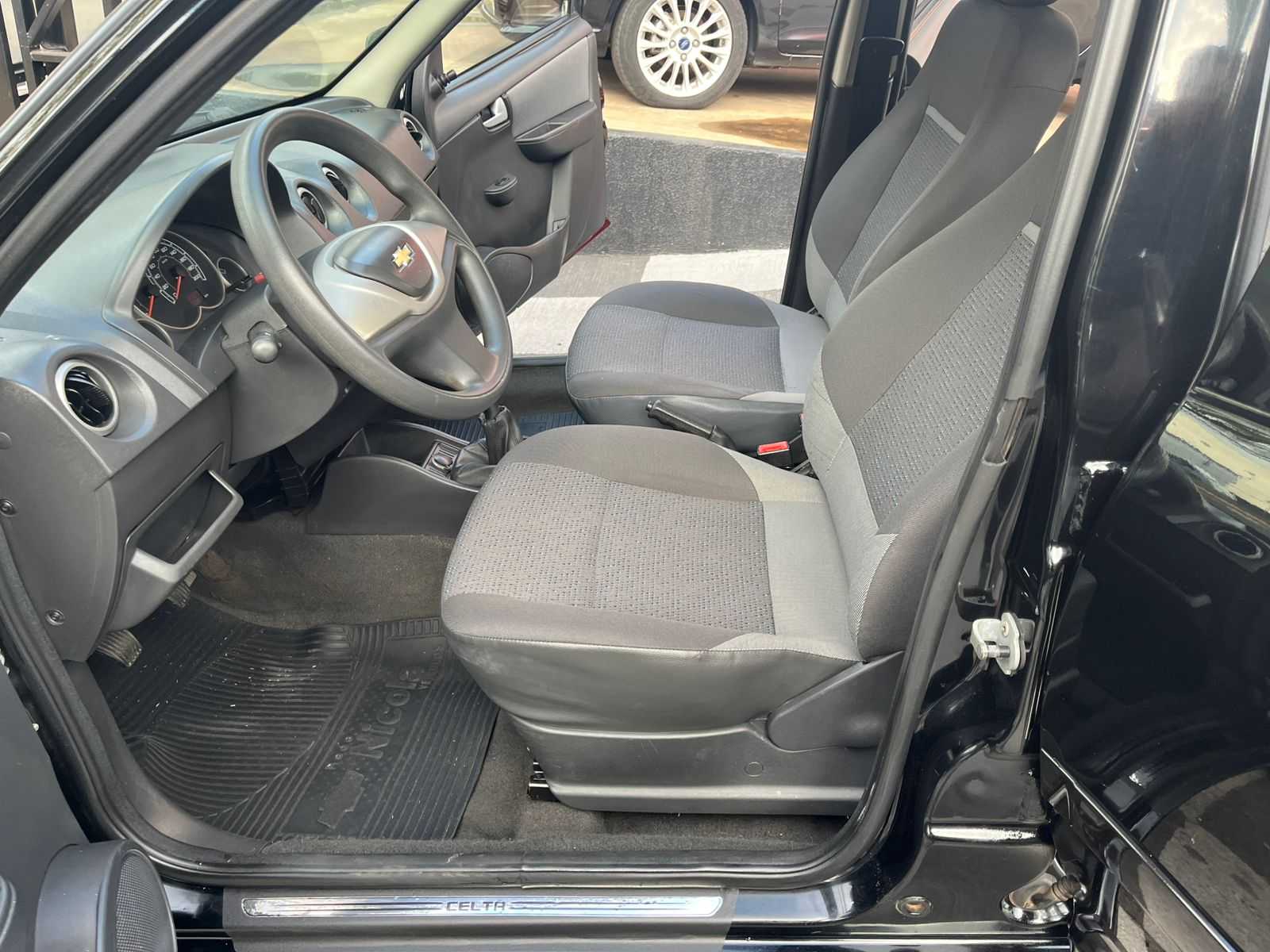 CELTA LT 1.0 COMPLETO