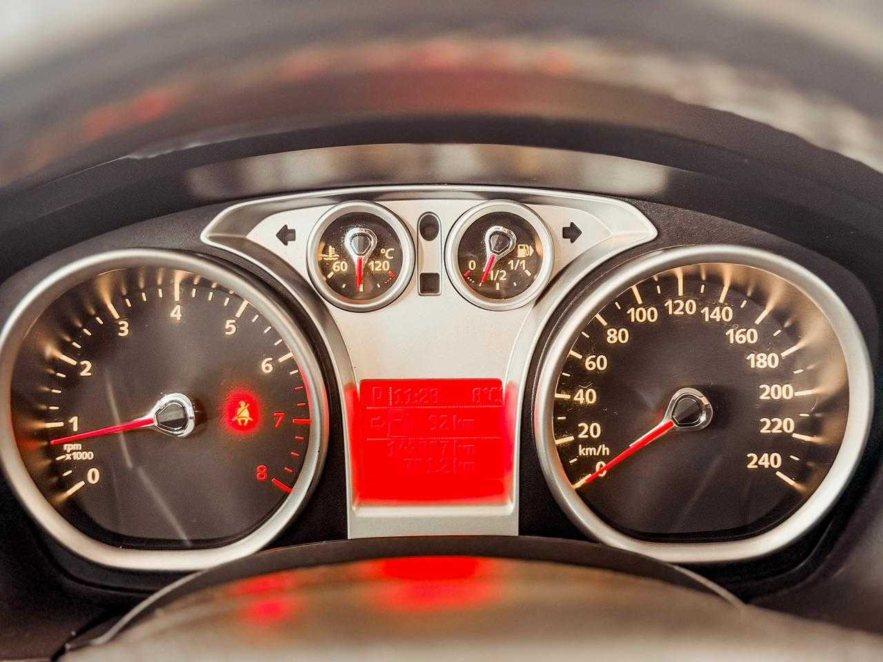 FOCUS 2.0 GLX 16V GASOLINA AUT