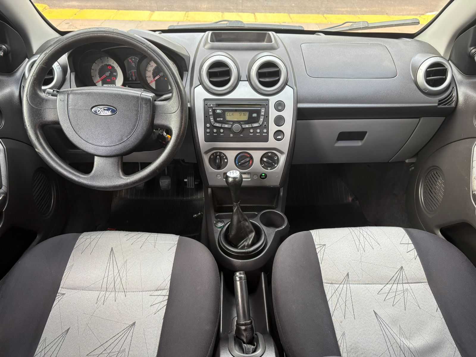 FIESTA 1.6 COMPLETO