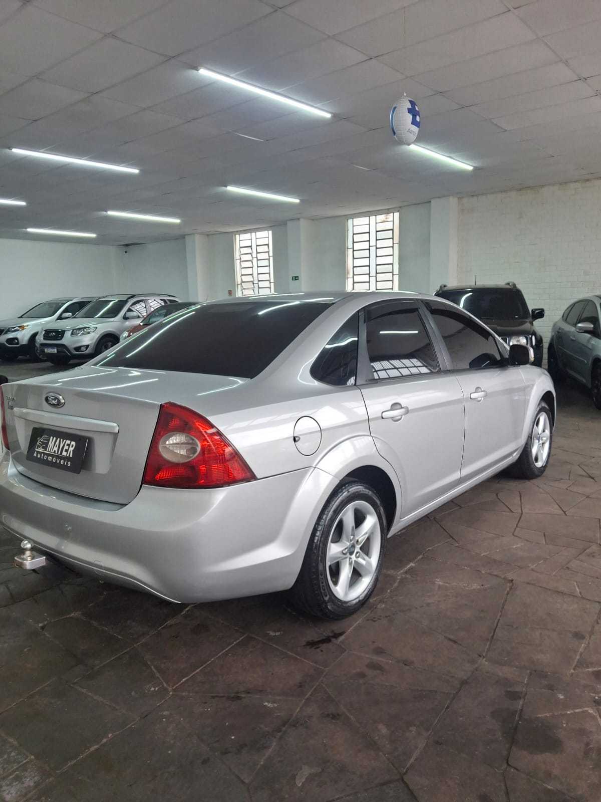 FOCUS SEDAN 1.6