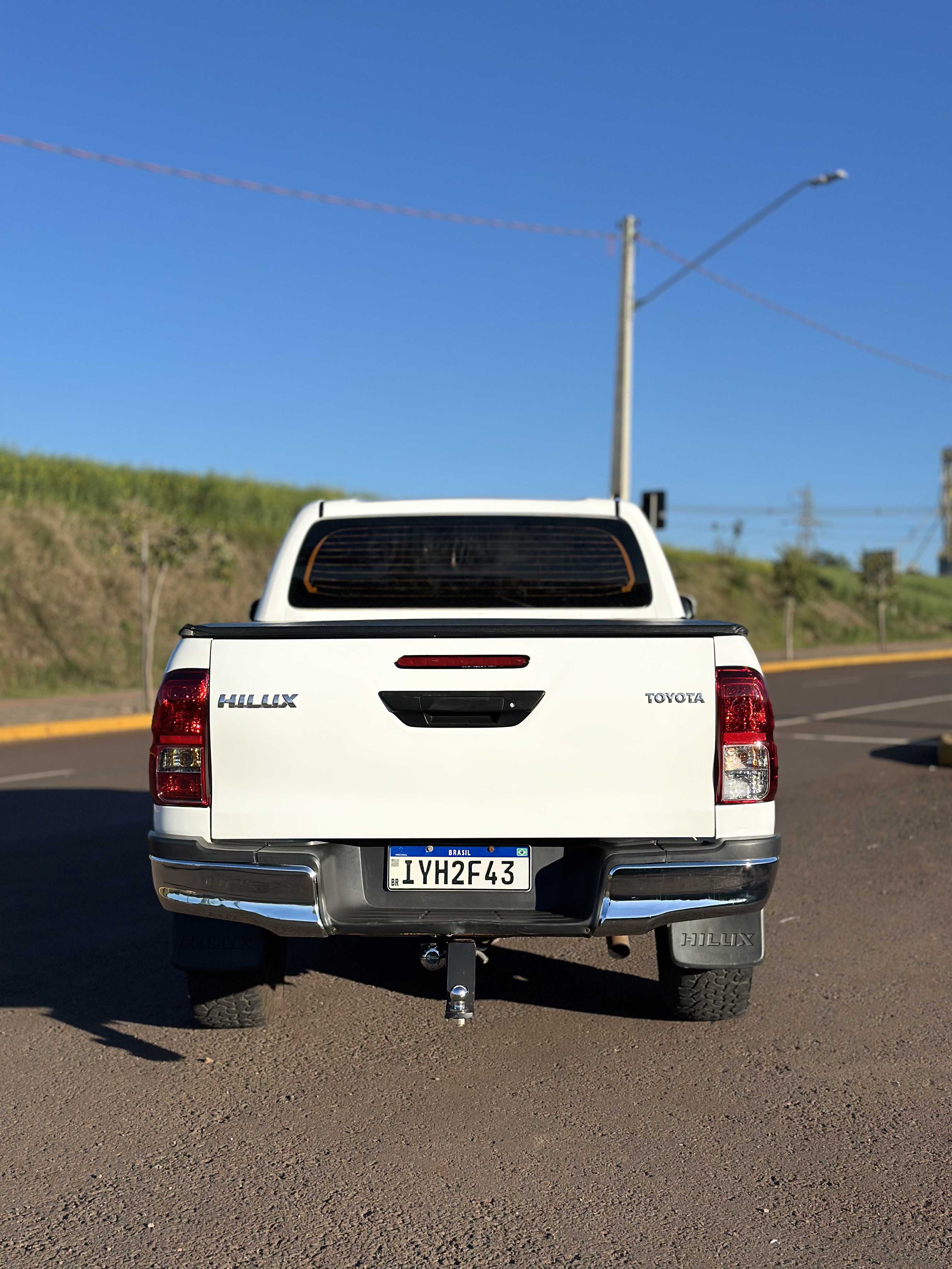 HILUX SR 2.8 TURBO DIESEL MAN