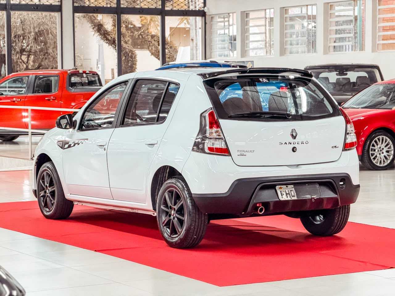 SANDERO 1.6 GTLINE HI-FLEX 4P
