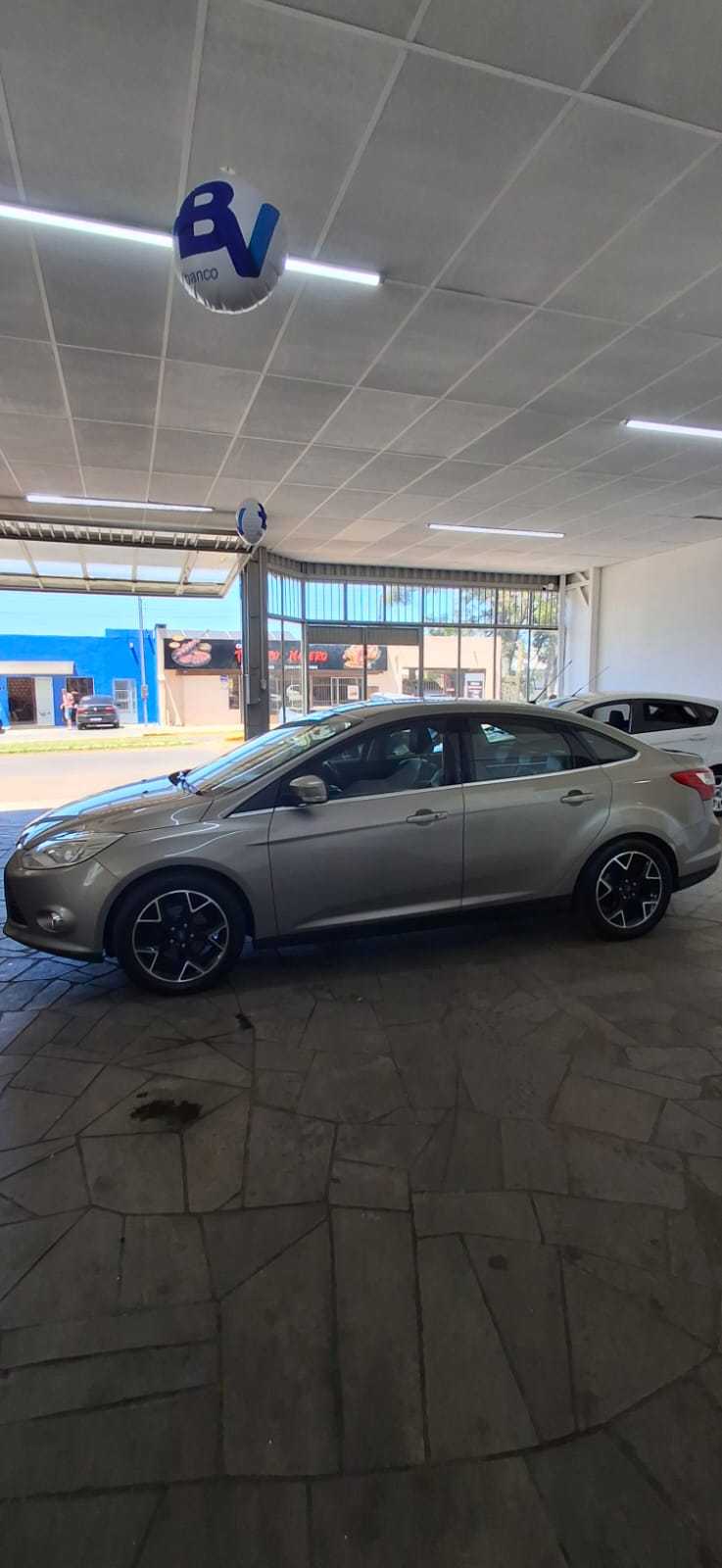 FOCUS SEDAN TITANIUM 2.0