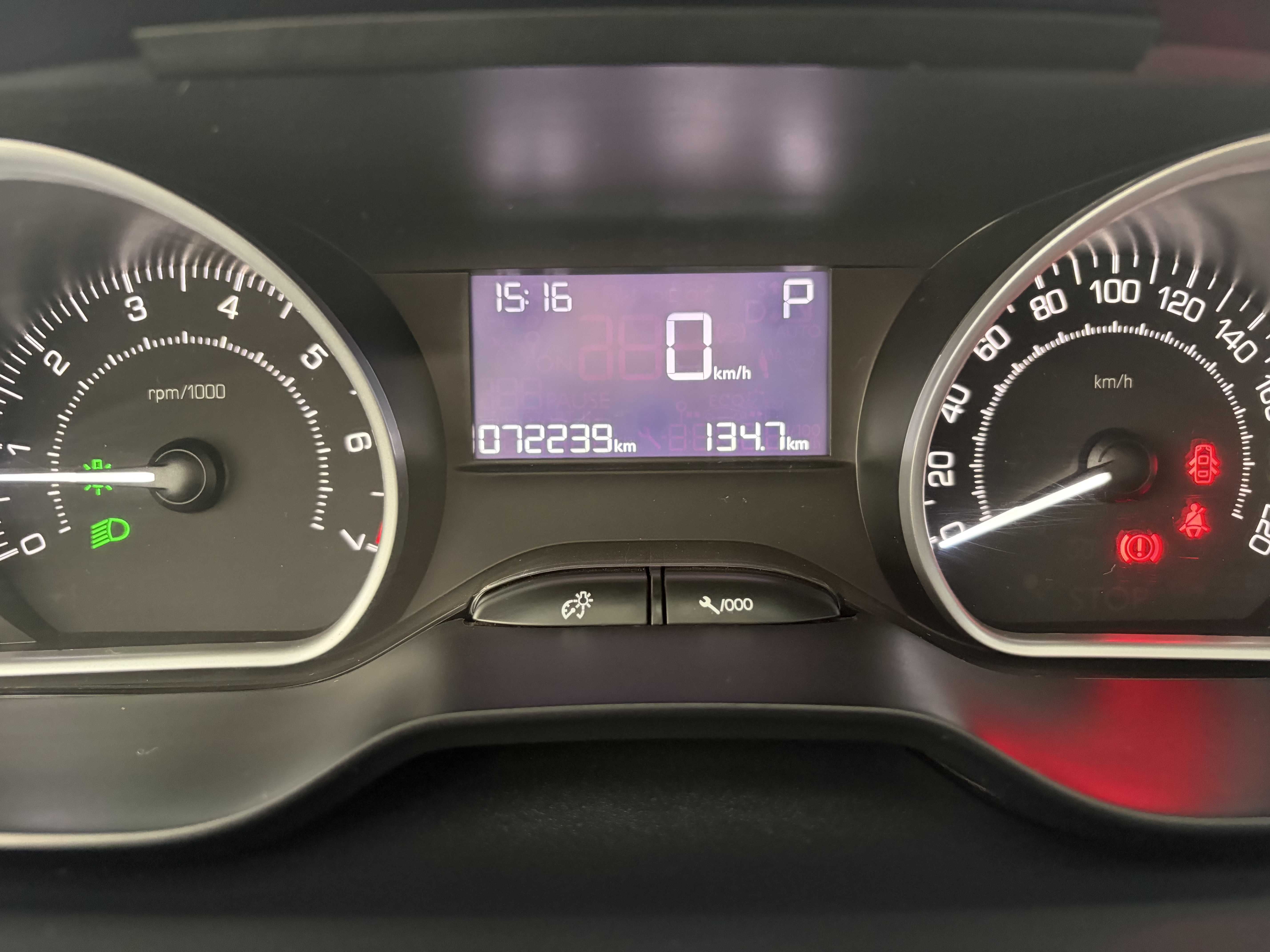 PEUGEOT 2008 GRIFFE 1.6 T AT