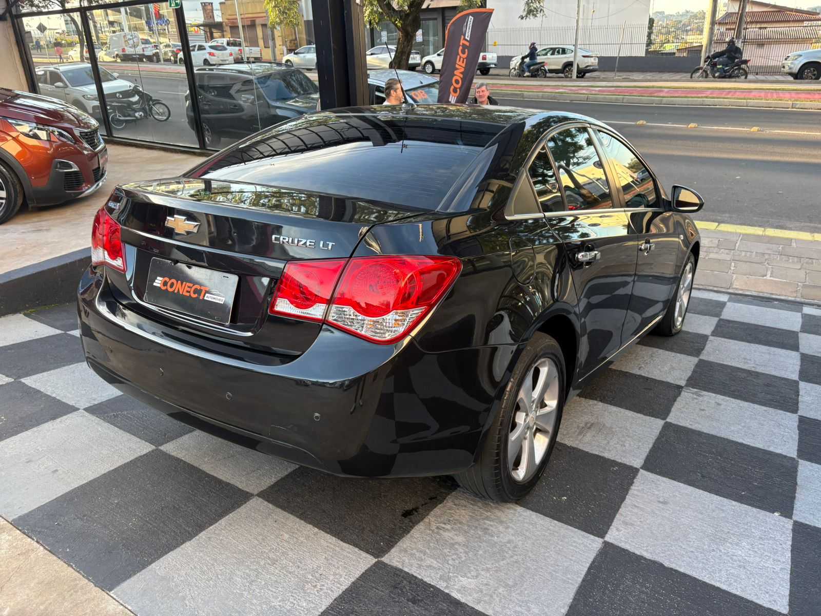 CRUZE SEDAN 1.8 AT