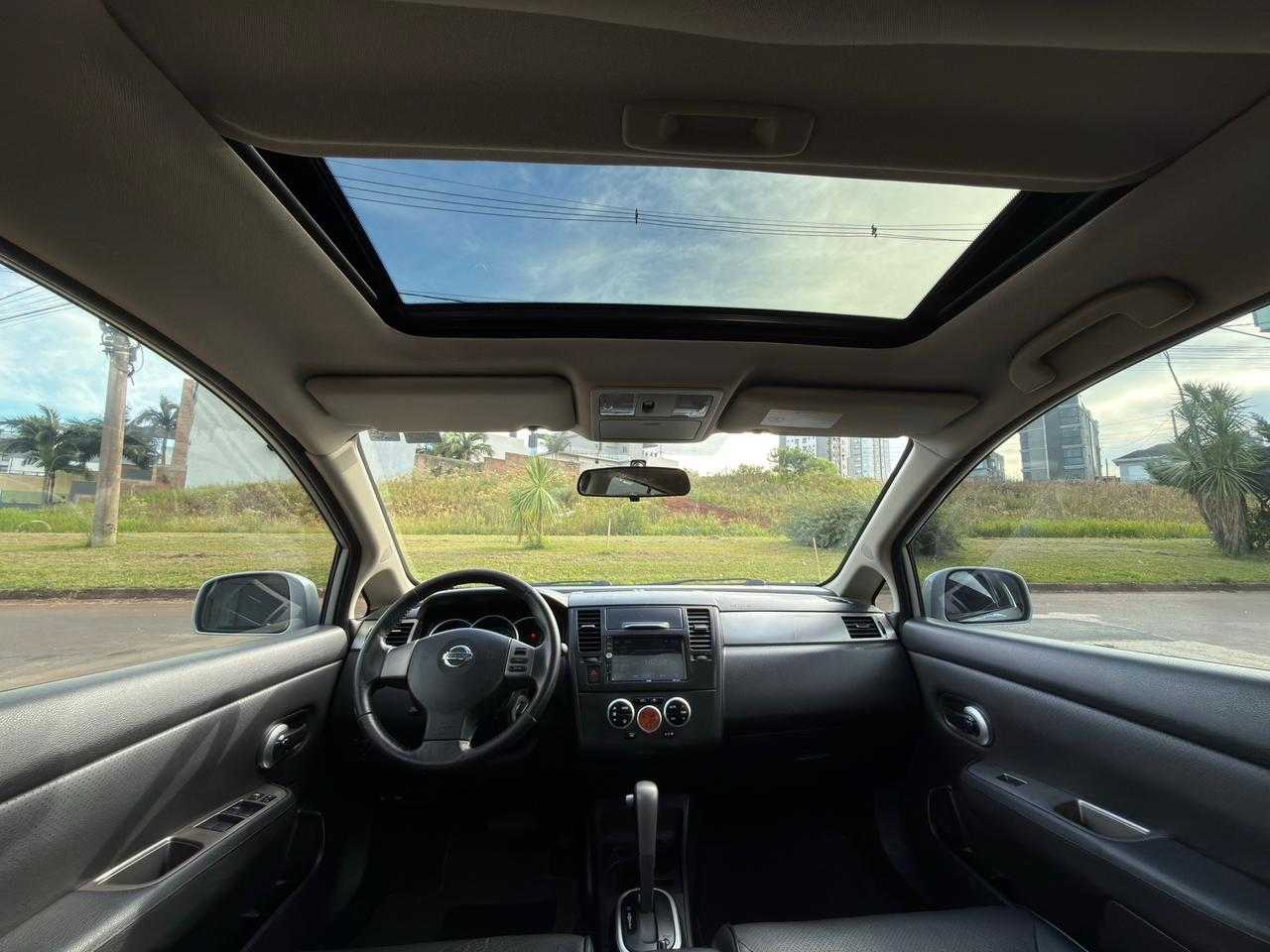 TIIDA SL 1.8 AT / TETO SOLAR