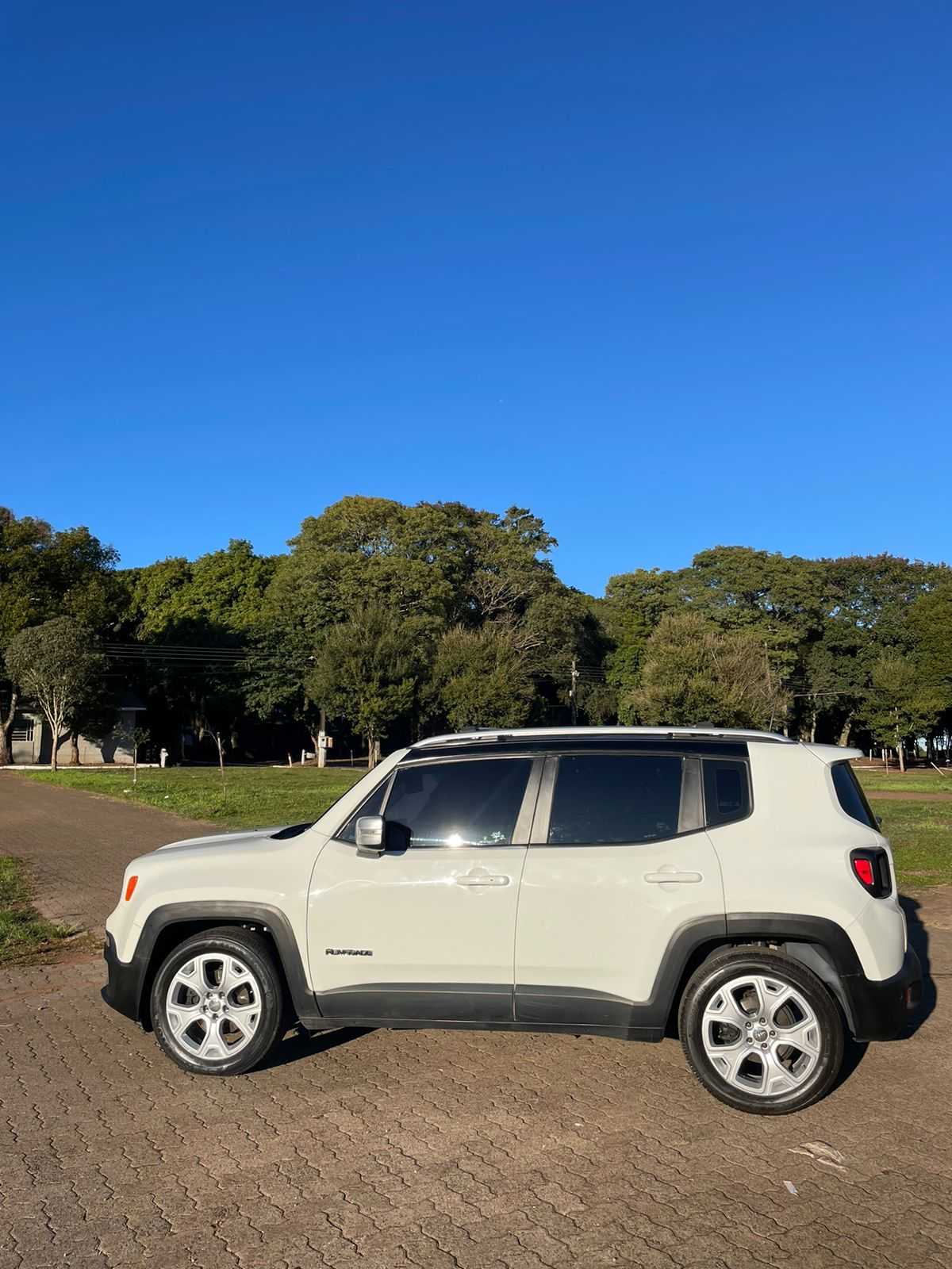 RENEGADE LIMITED  1.8 AUT.