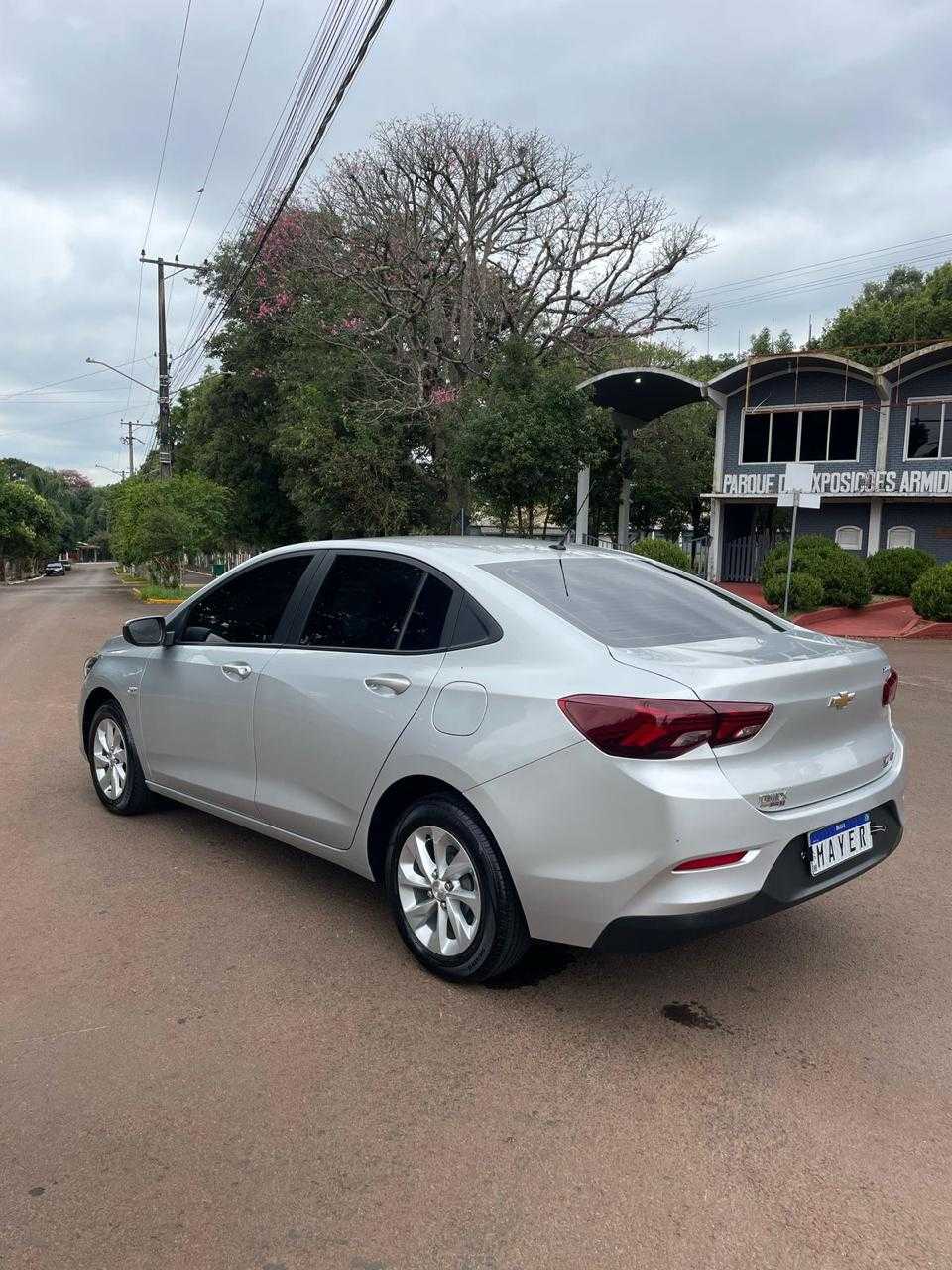 ONIX SEDAN PLUS LT 1.0