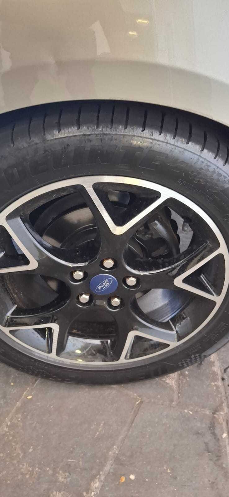 FOCUS SEDAN TITANIUM 2.0