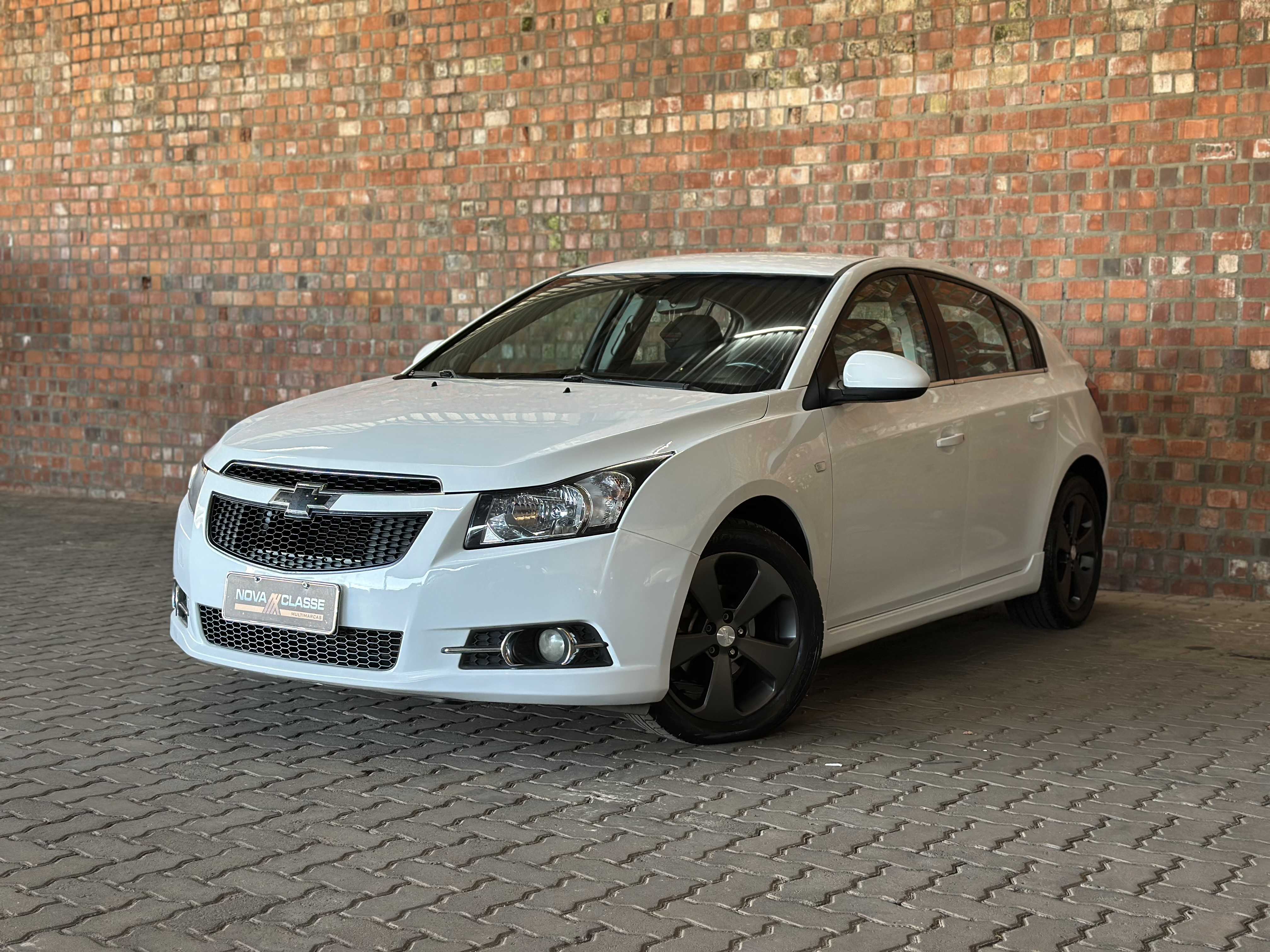 CRUZE HATCH LT 1.8 MANUAL
