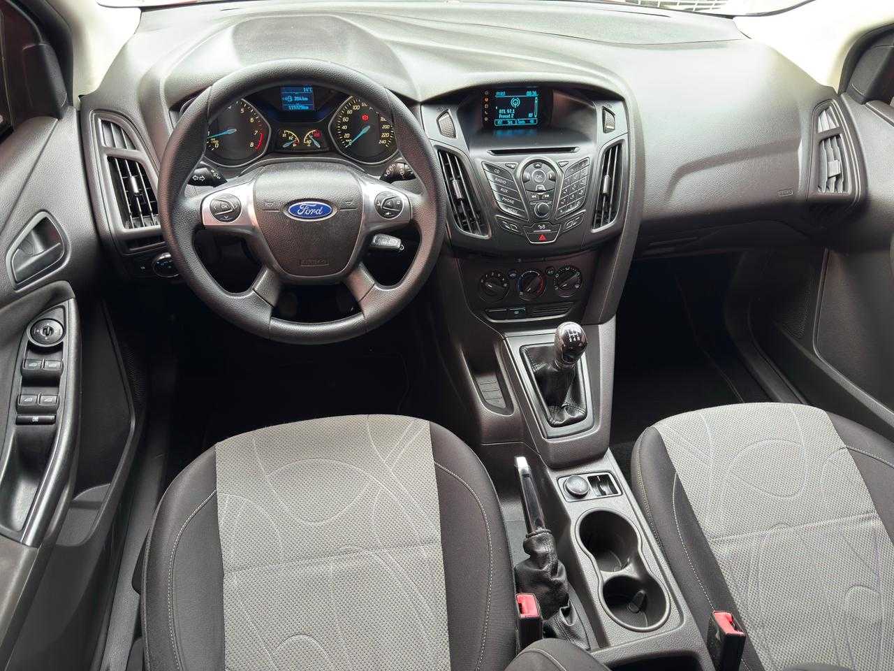 FOCUS 1.6 MANUAL