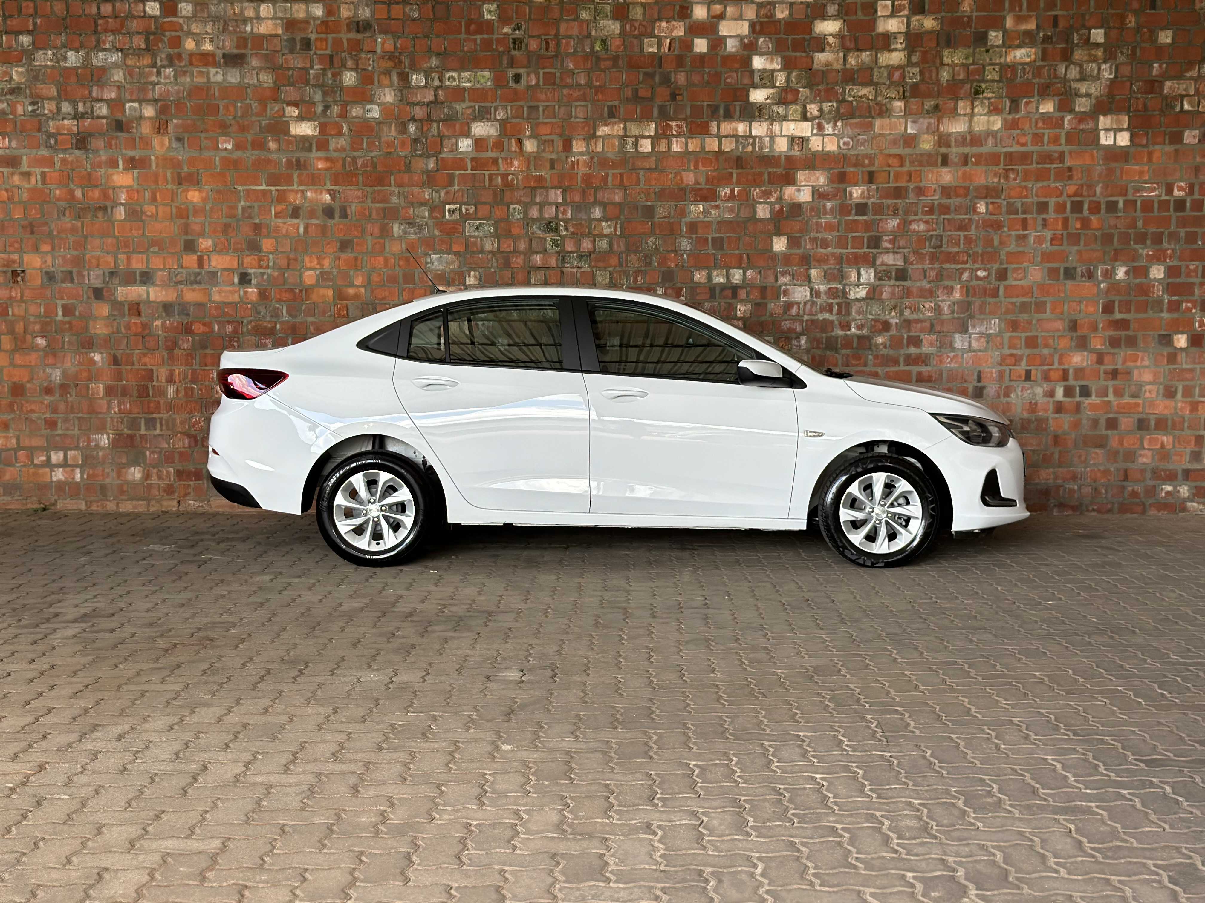 ONIX PLUS LT 1. TURBO AT FLEX