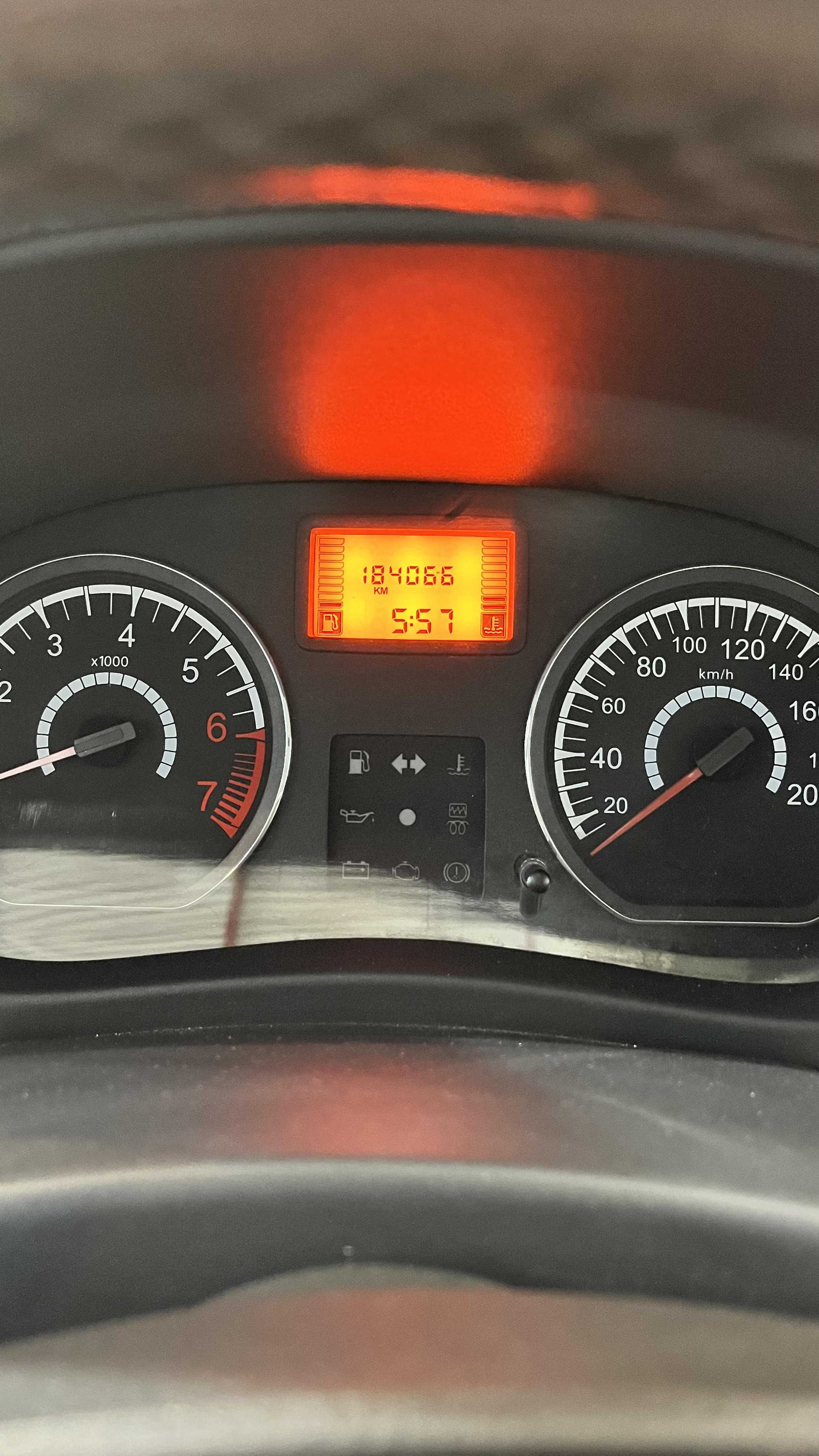 LOGAN EXPRESSION 1.6