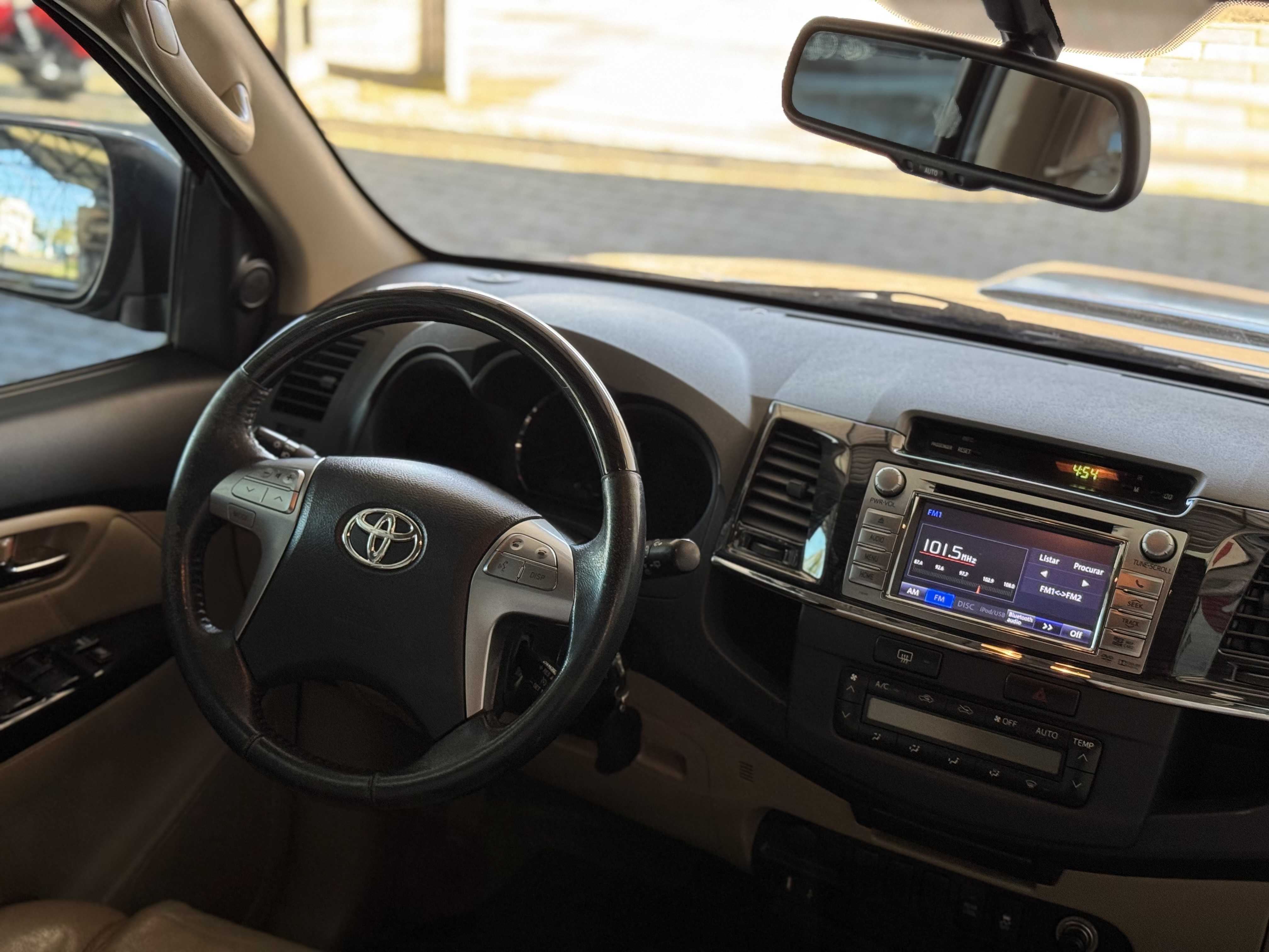 HILUX SW4 SRV