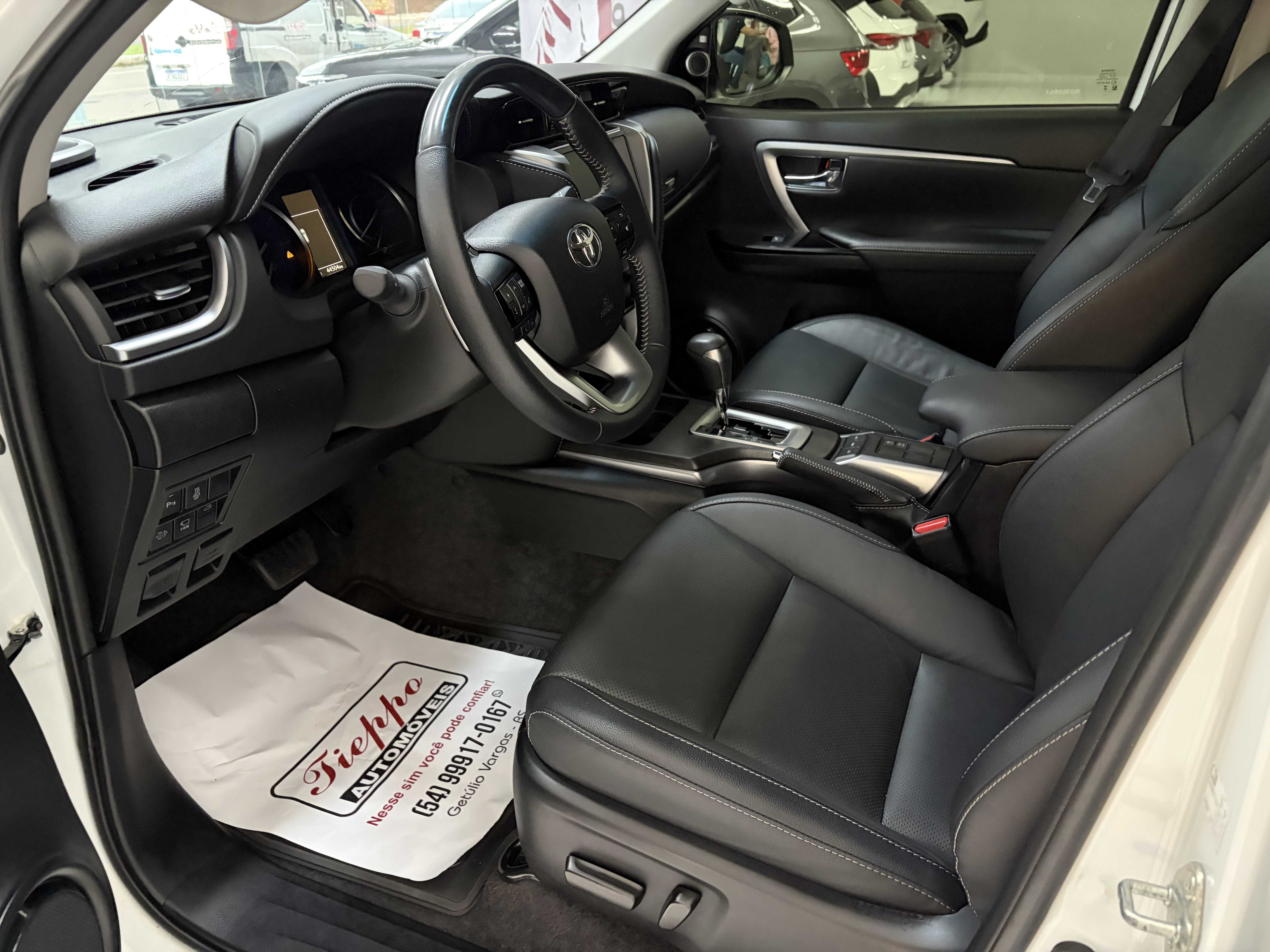 HILUX SW4 SRX PLATINUM 4X4 AT